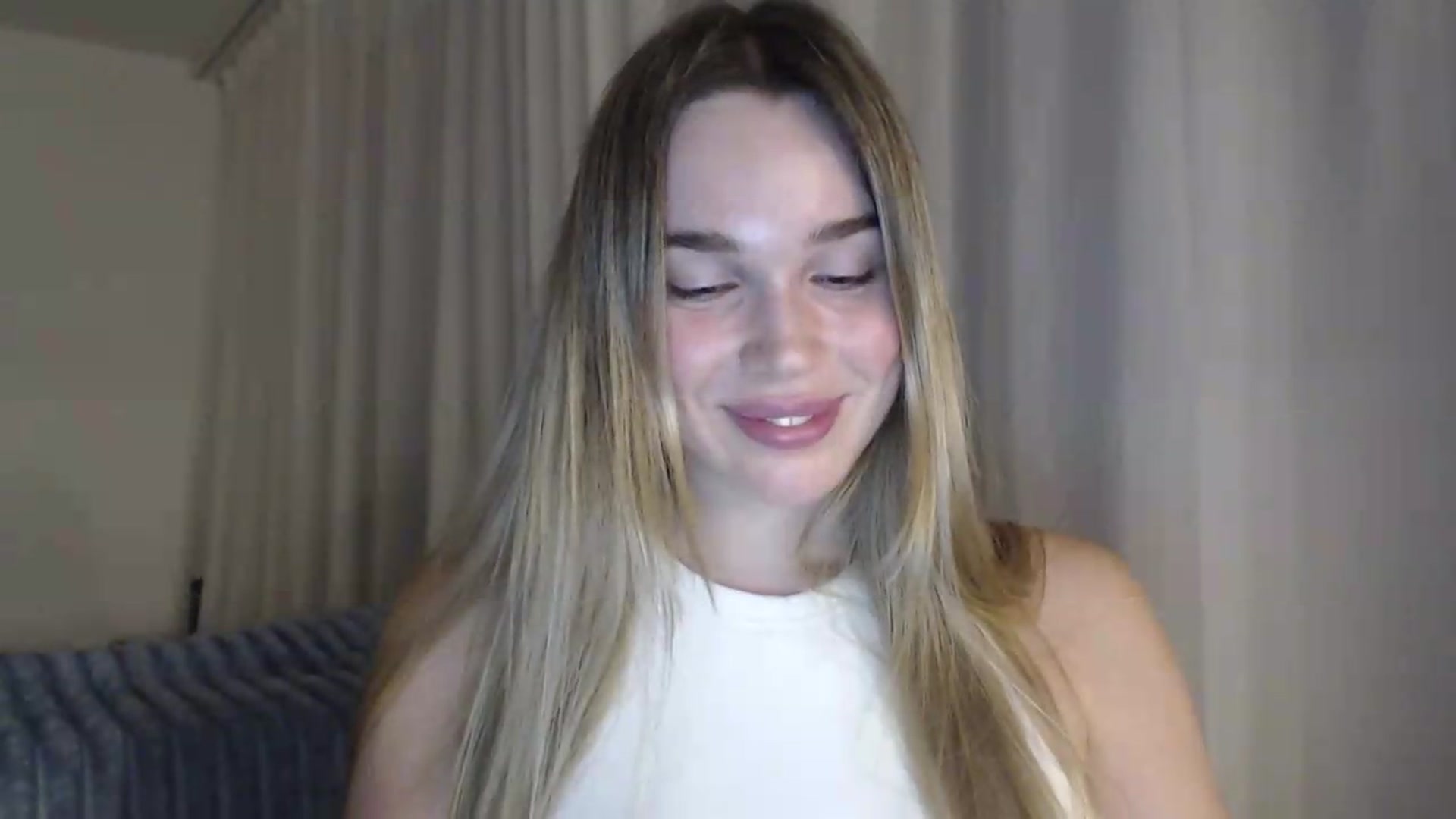 Gallery image thumbnail from Ooh_Cassie's myfreecams stream on, 07/07/2026, 20:20 image 14 of 20