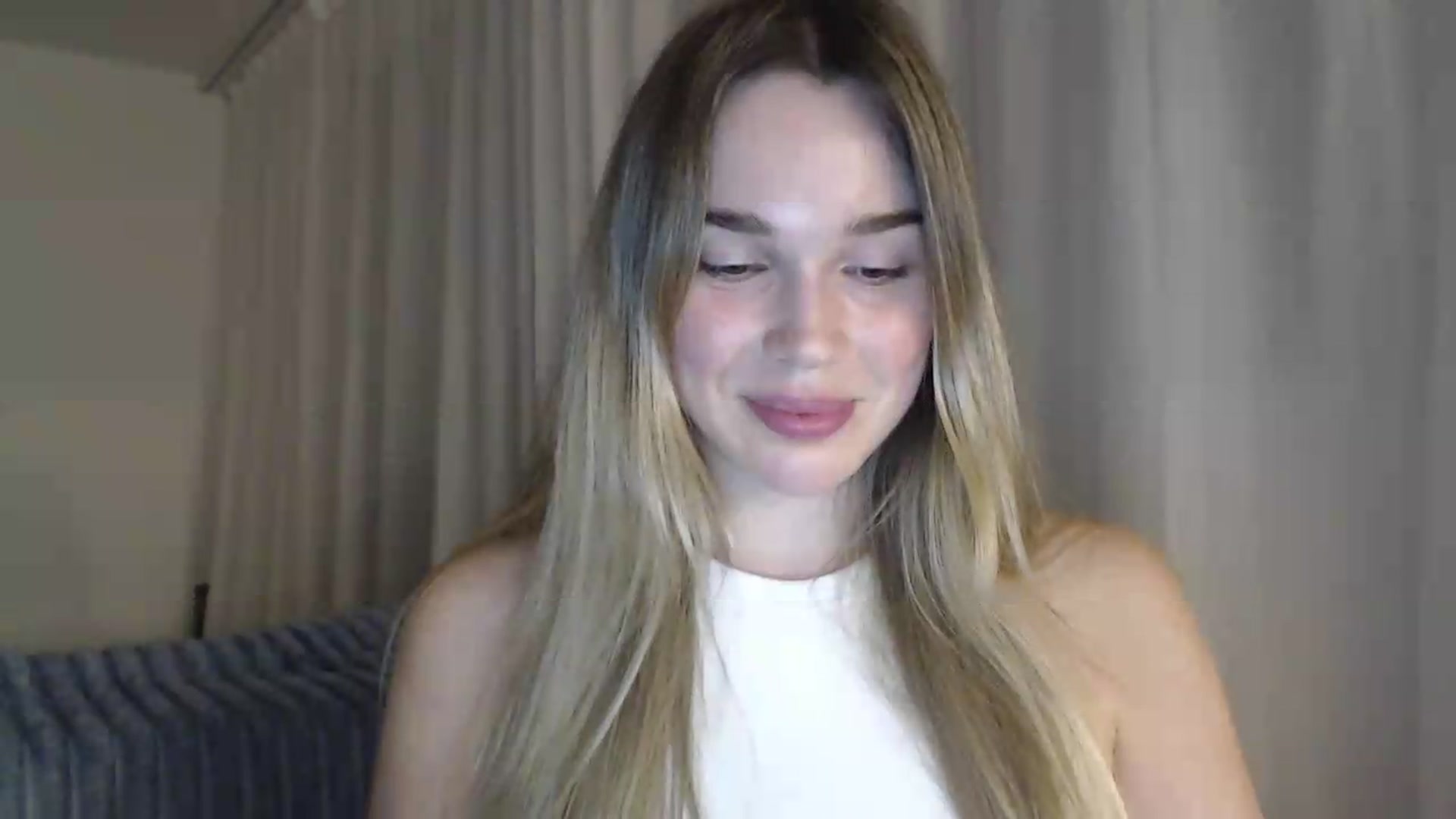 Gallery image thumbnail from Ooh_Cassie's myfreecams stream on, 07/07/2026, 21:50 image 4 of 20