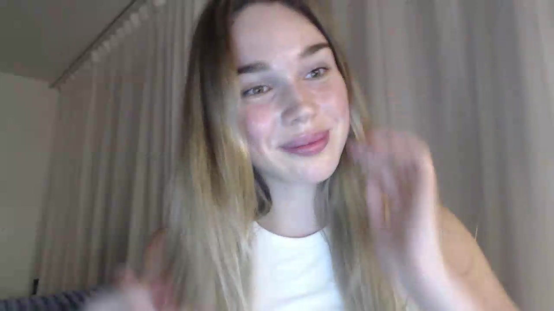 Gallery image thumbnail from Ooh_Cassie's myfreecams stream on, 07/07/2026, 21:50 image 17 of 20