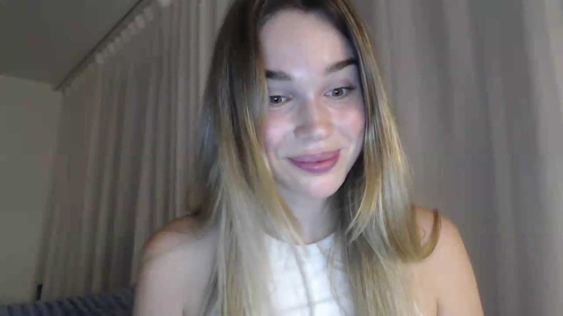 Gallery image thumbnail from Ooh_Cassie's myfreecams stream on, 07/07/2026, 21:50 image 16 of 20