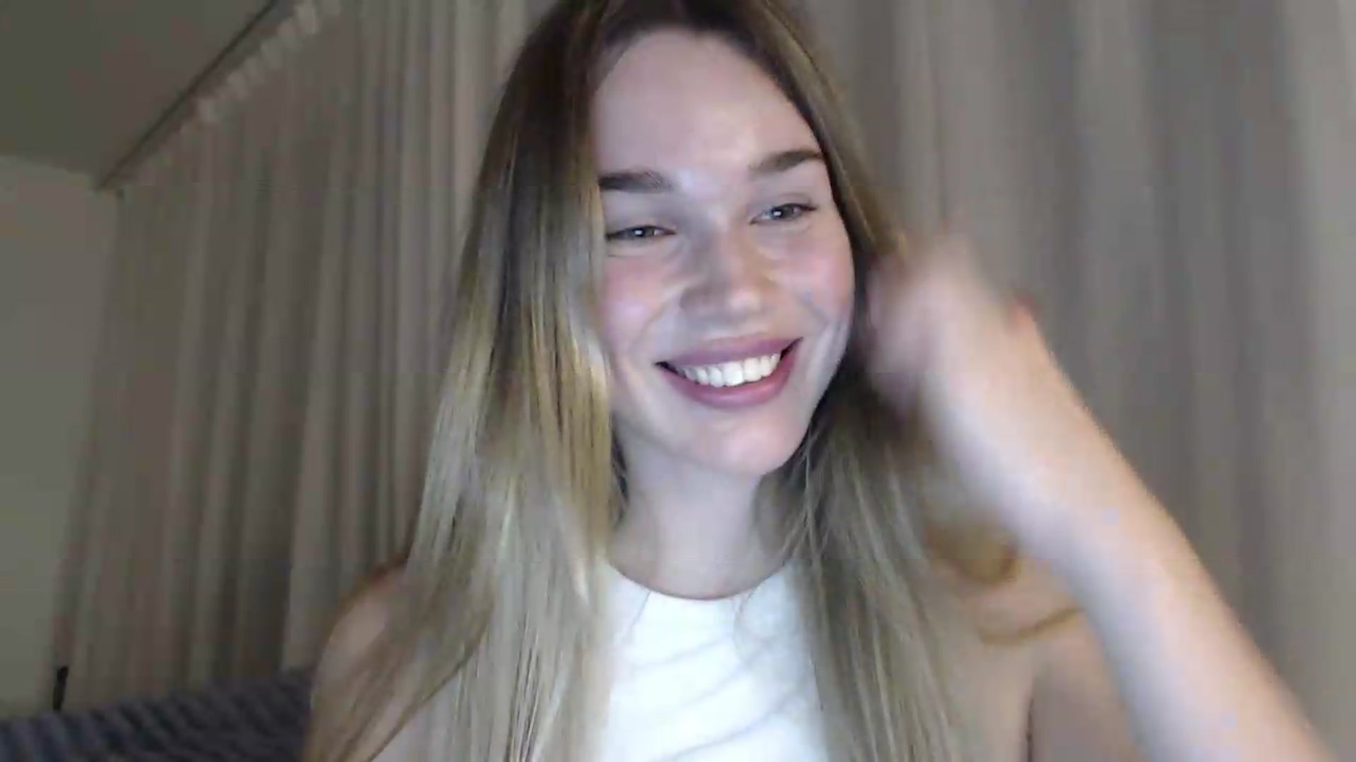 Gallery image thumbnail from Ooh_Cassie's myfreecams stream on, 07/07/2026, 21:50 image 19 of 20