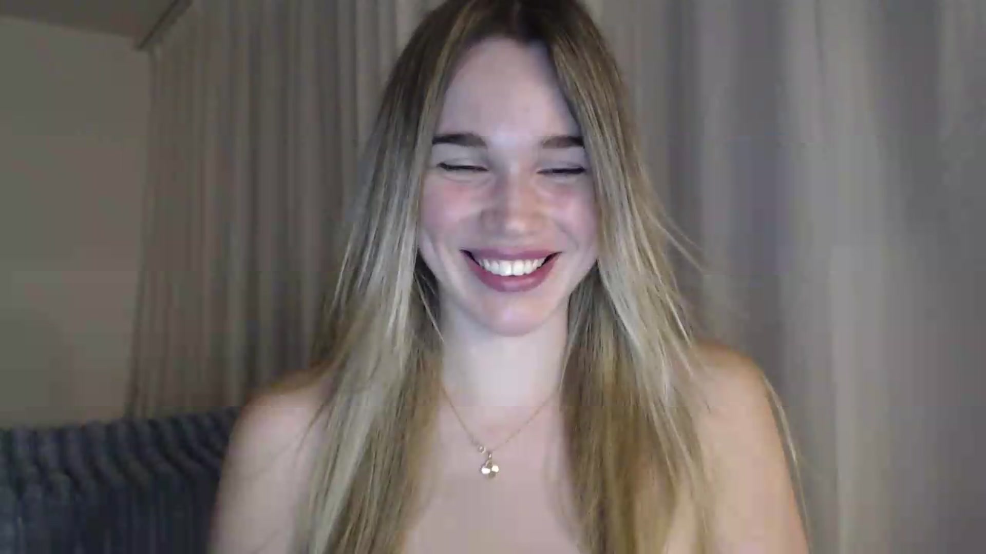 Gallery image thumbnail from Ooh_Cassie's myfreecams stream on, 07/08/2026, 19:41 image 18 of 20