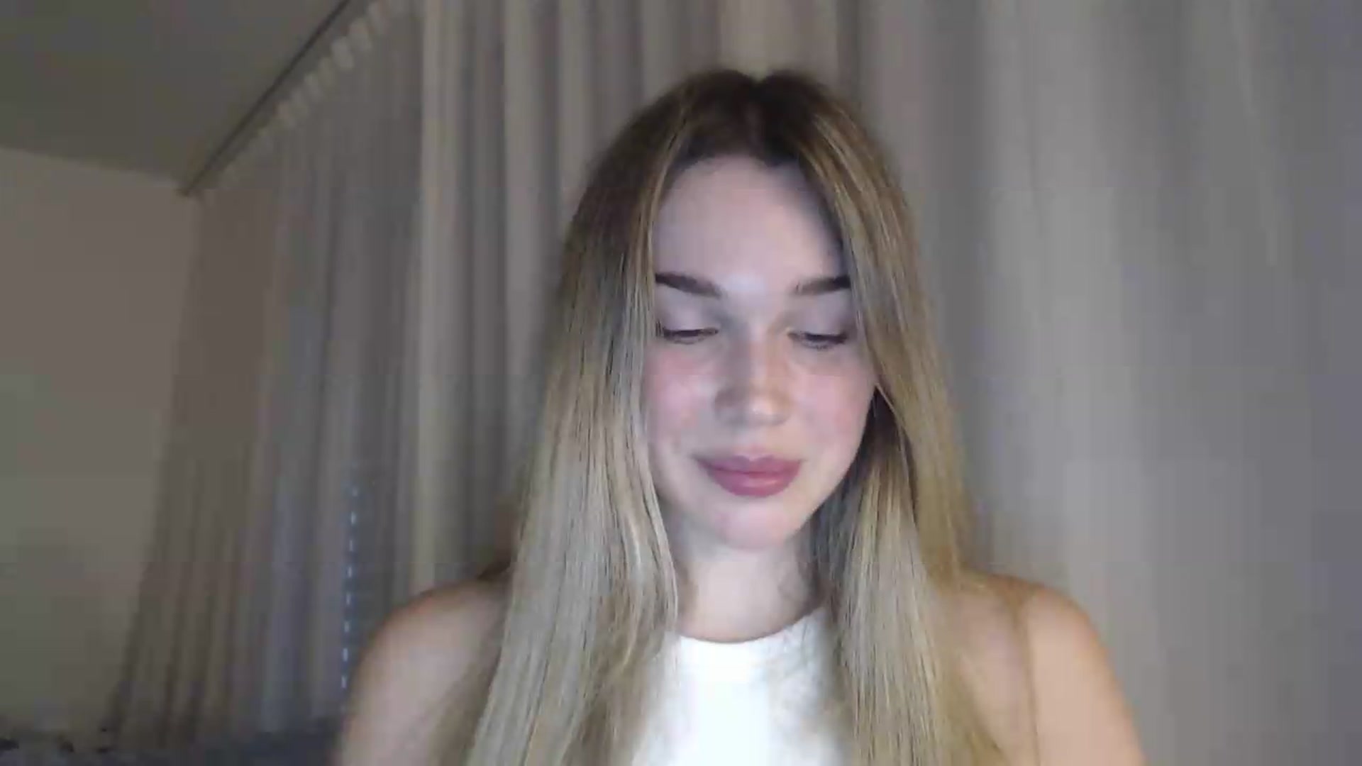 Gallery image thumbnail from Ooh_Cassie's myfreecams stream on, 07/16/2026, 18:24 image 15 of 20
