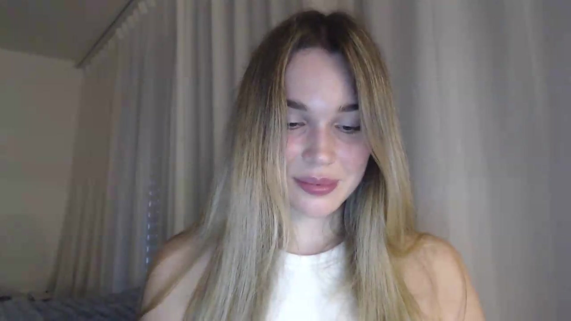 Gallery image thumbnail from Ooh_Cassie's myfreecams stream on, 07/16/2026, 18:24 image 17 of 20
