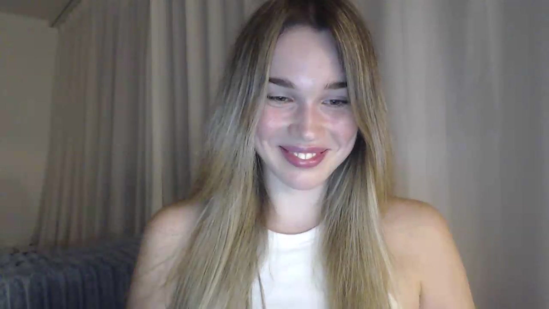 Gallery image thumbnail from Ooh_Cassie's myfreecams stream on, 07/16/2026, 19:26 image 6 of 20