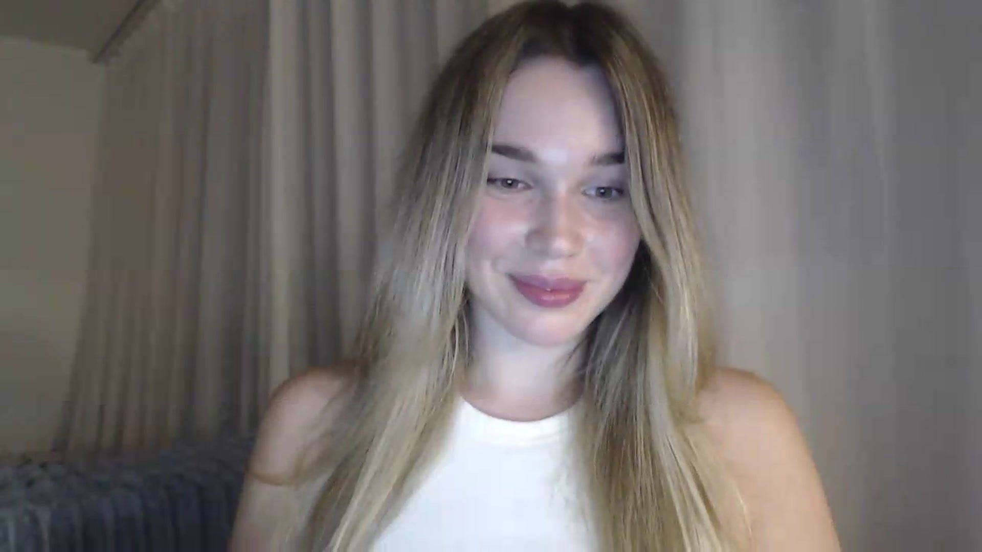 Gallery image thumbnail from Ooh_Cassie's myfreecams stream on, 07/16/2026, 19:26 image 9 of 20