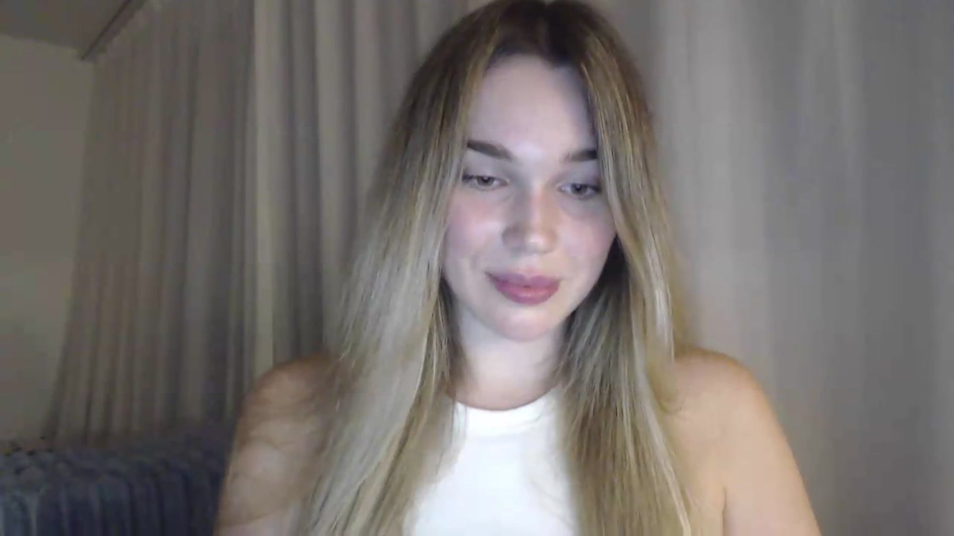 Gallery image thumbnail from Ooh_Cassie's myfreecams stream on, 07/16/2026, 19:26 image 7 of 20