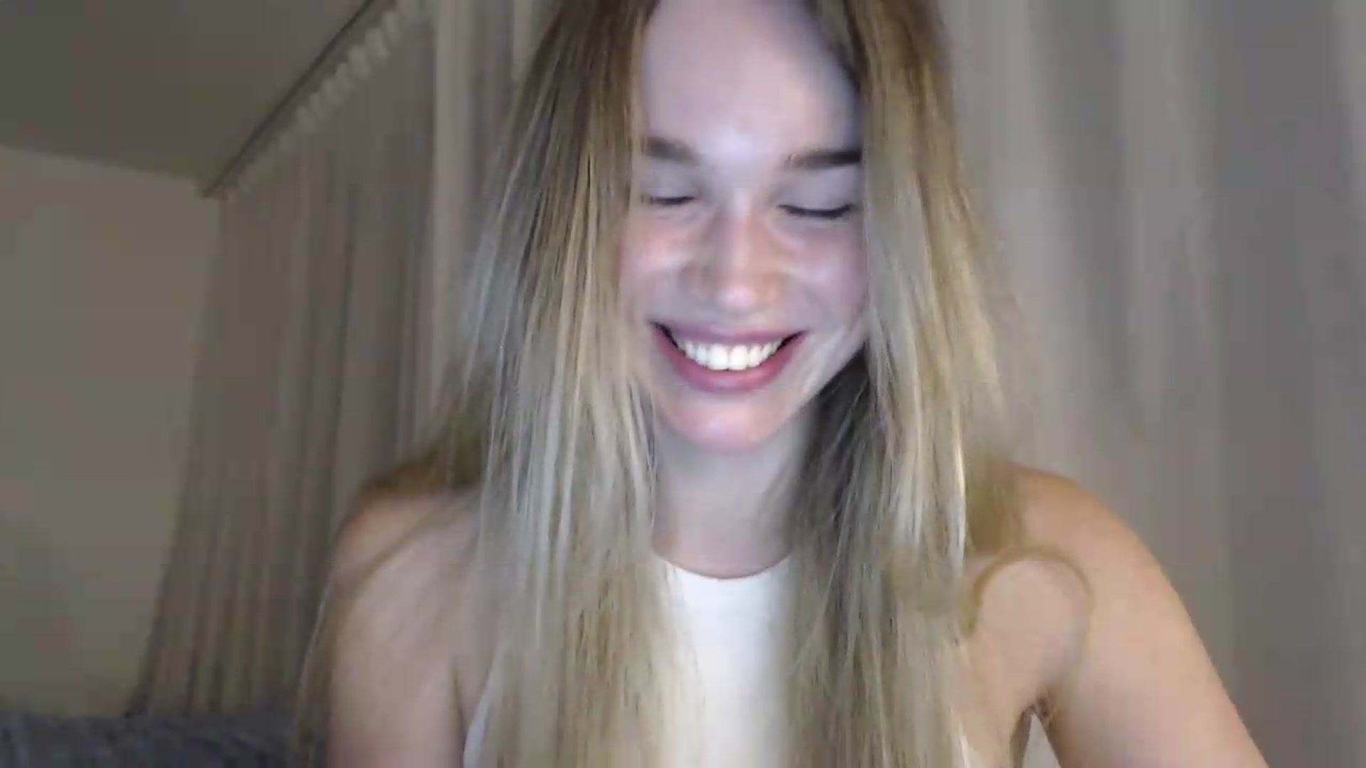 Gallery image thumbnail from Ooh_Cassie's myfreecams stream on, 07/16/2026, 20:41 image 17 of 20