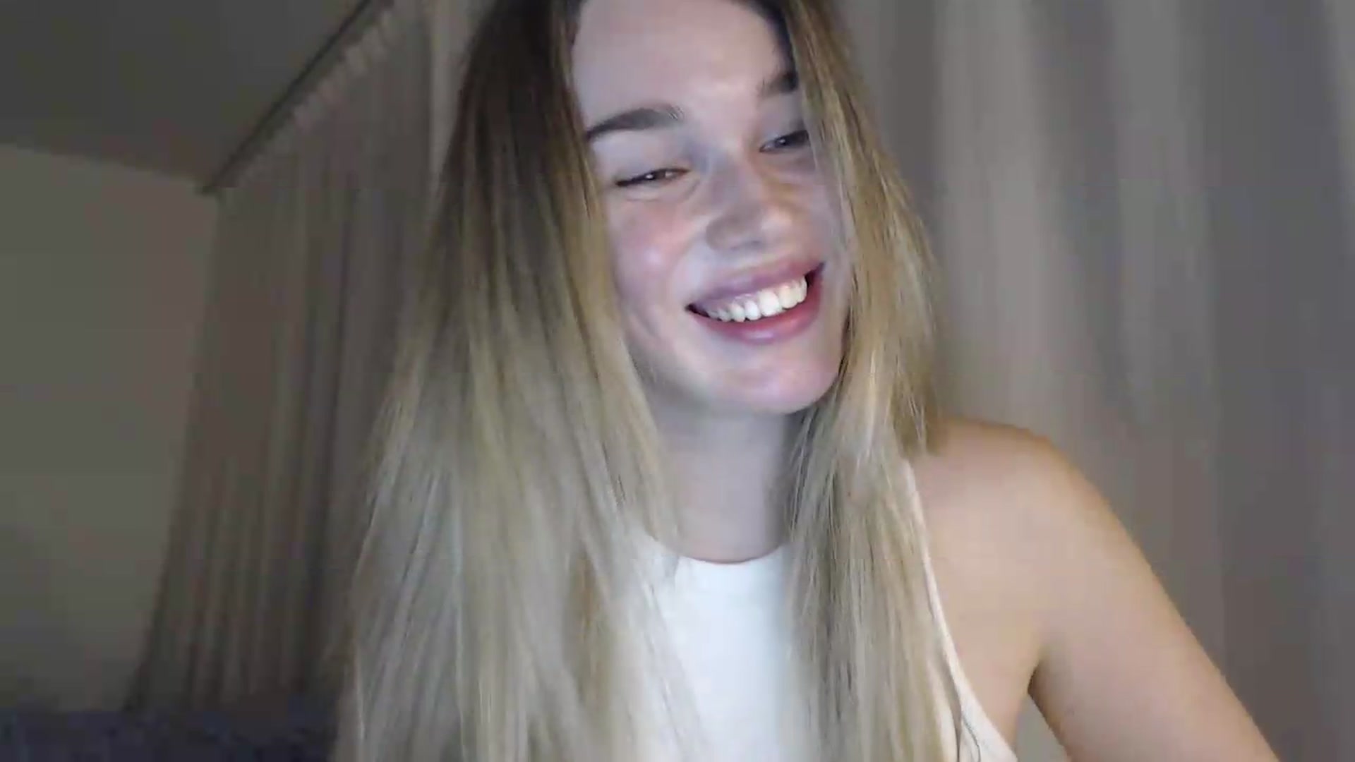 Gallery image thumbnail from Ooh_Cassie's myfreecams stream on, 07/16/2026, 20:41 image 15 of 20