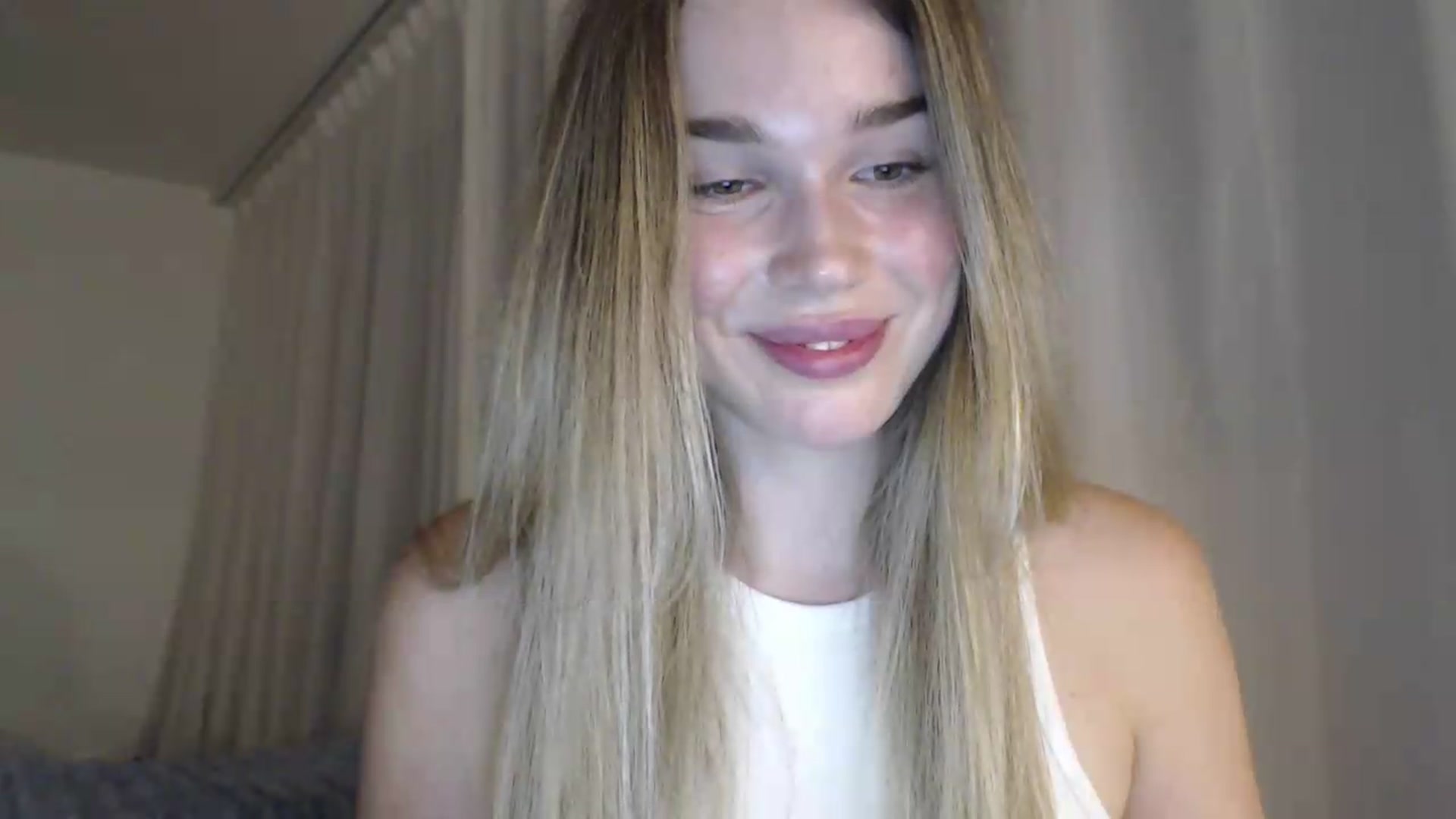 Gallery image thumbnail from Ooh_Cassie's myfreecams stream on, 07/16/2026, 20:41 image 16 of 20