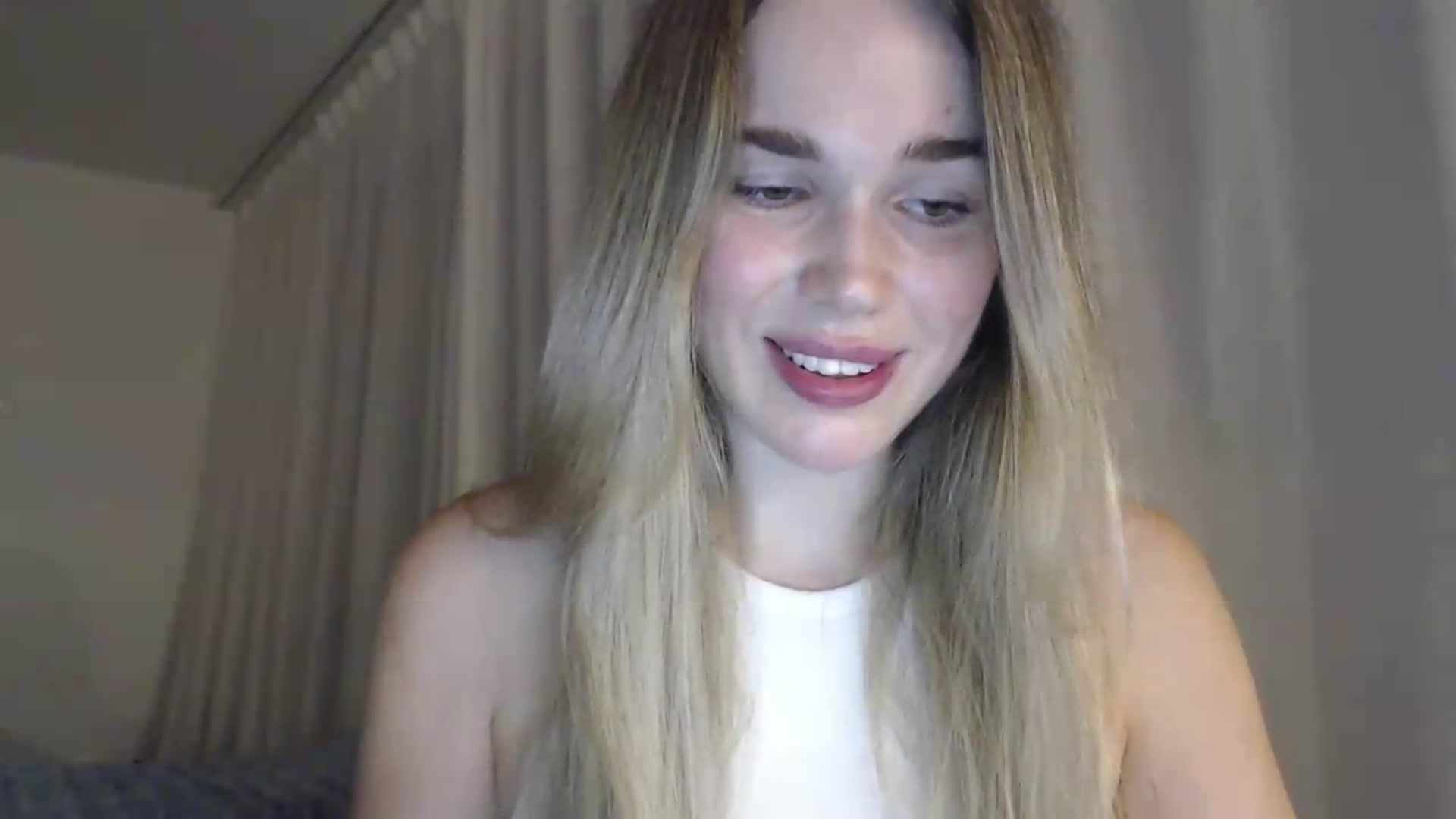 Gallery image thumbnail from Ooh_Cassie's myfreecams stream on, 07/16/2026, 20:41 image 4 of 20
