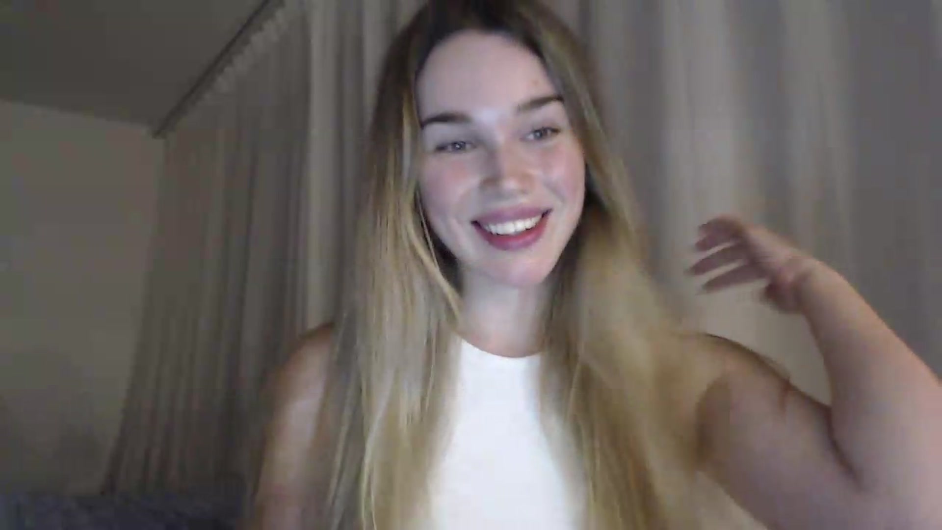 Gallery image thumbnail from Ooh_Cassie's myfreecams stream on, 07/16/2026, 20:41 image 3 of 20