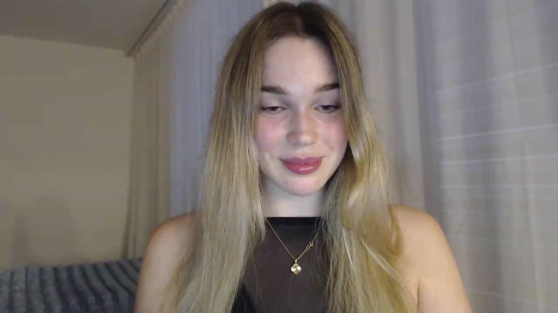 Gallery image thumbnail from Ooh_Cassie's myfreecams stream on, 07/17/2026, 19:11 image 4 of 20