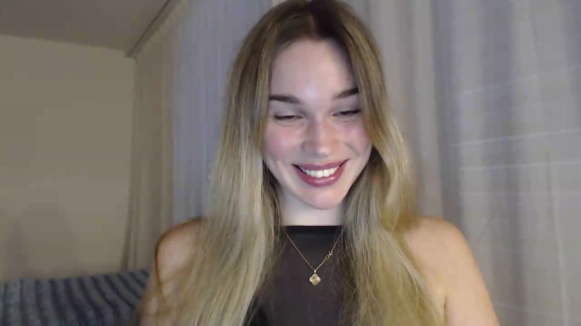 Gallery image thumbnail from Ooh_Cassie's myfreecams stream on, 07/17/2026, 19:11 image 6 of 20