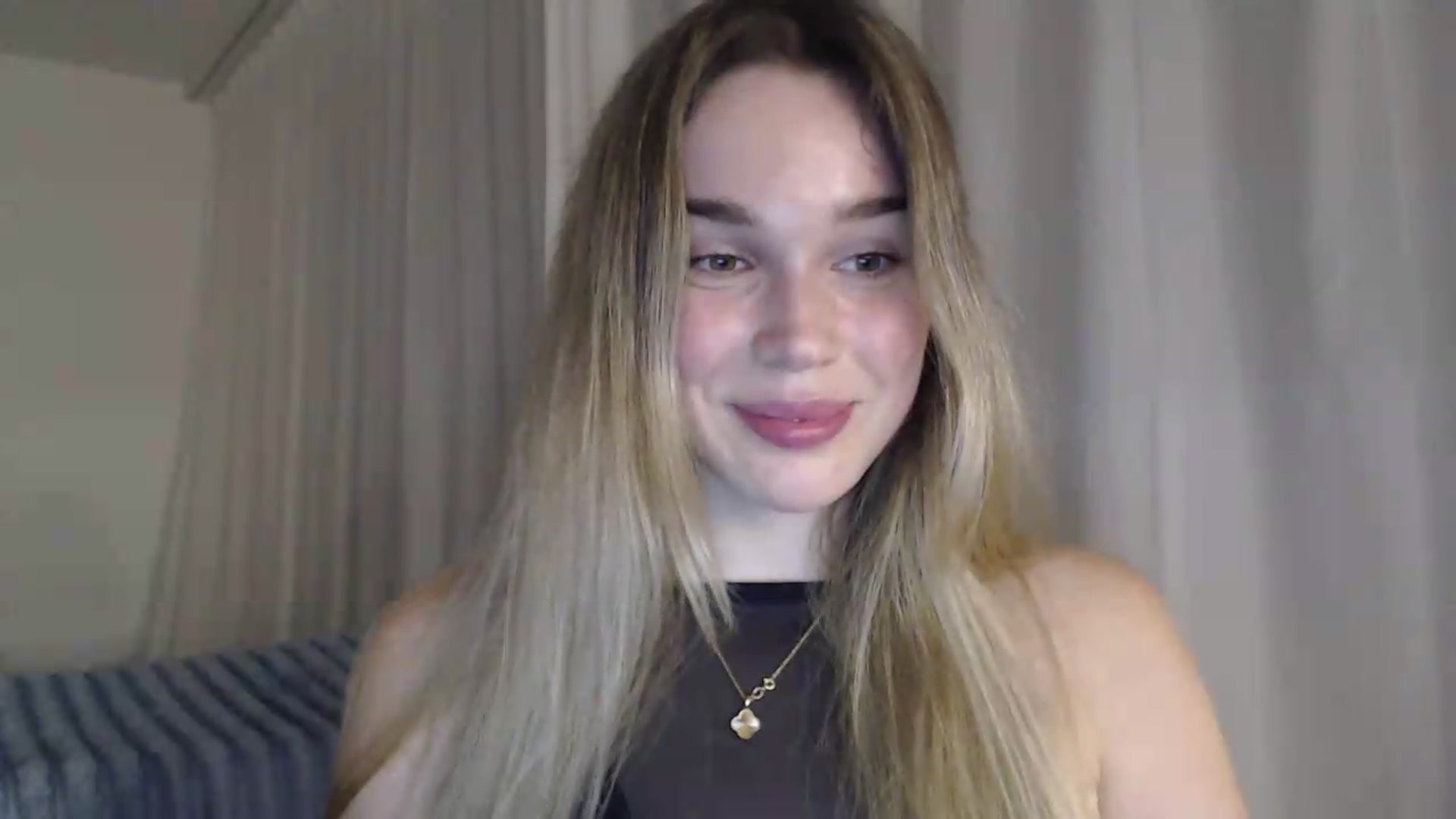 Gallery image thumbnail from Ooh_Cassie's myfreecams stream on, 07/17/2026, 20:38 image 3 of 20