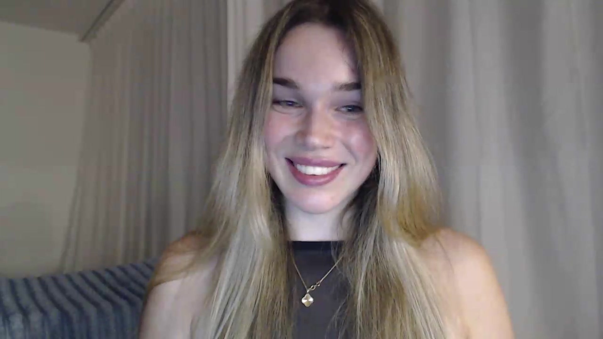 Gallery image thumbnail from Ooh_Cassie's myfreecams stream on, 07/17/2026, 20:38 image 5 of 20