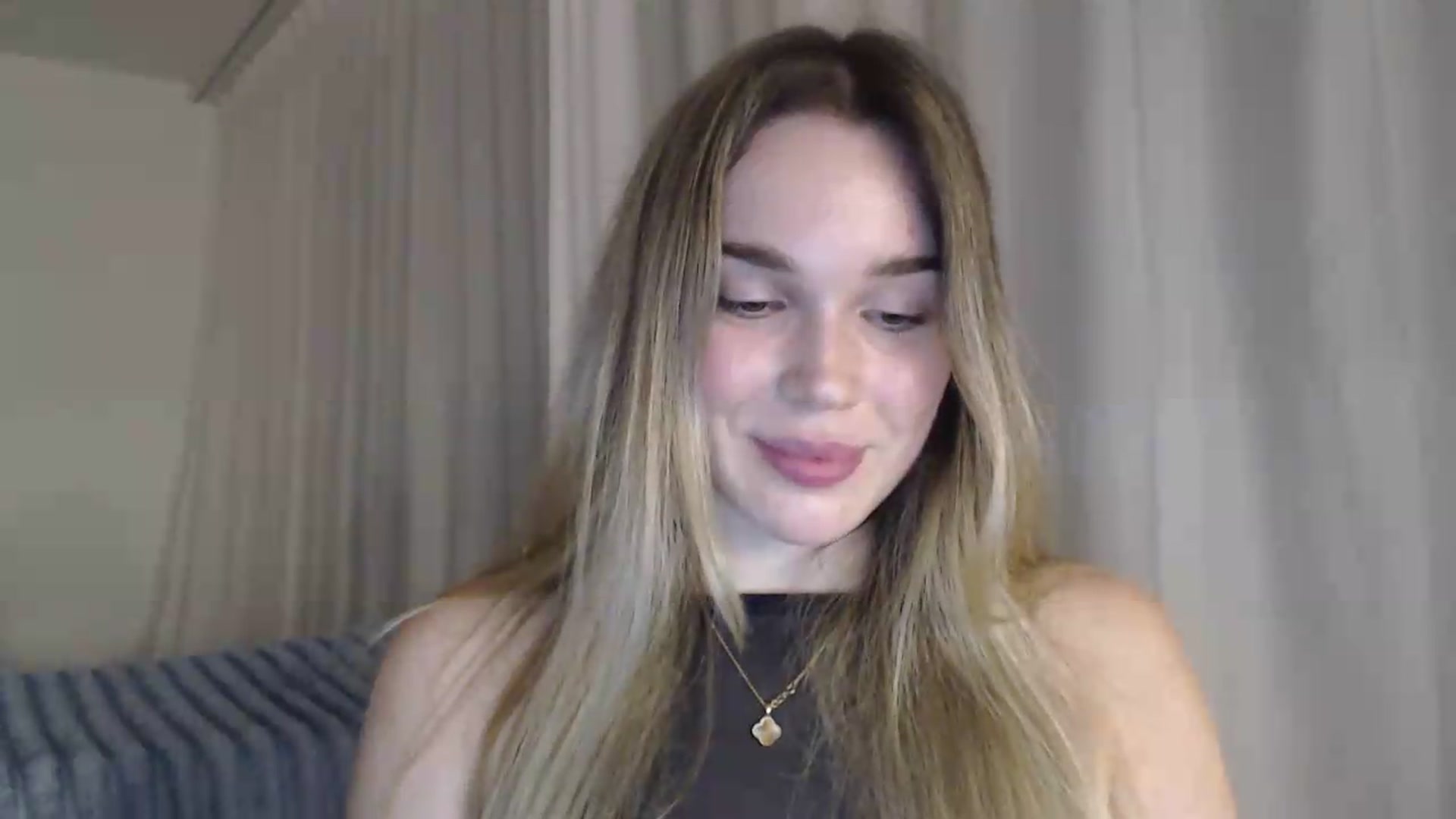 Gallery image thumbnail from Ooh_Cassie's myfreecams stream on, 07/17/2026, 20:38 image 19 of 20