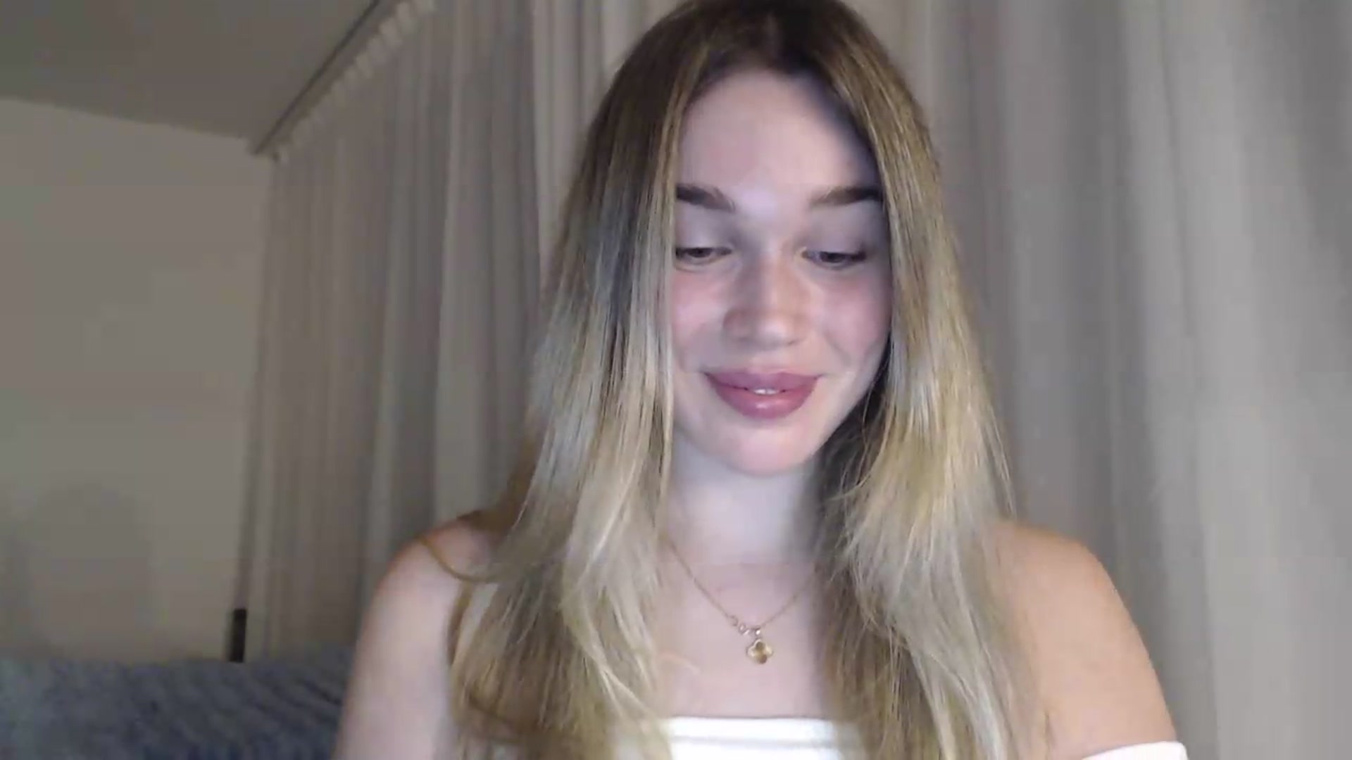 Gallery image thumbnail from Ooh_Cassie's myfreecams stream on, 07/20/2026, 19:35 image 19 of 20