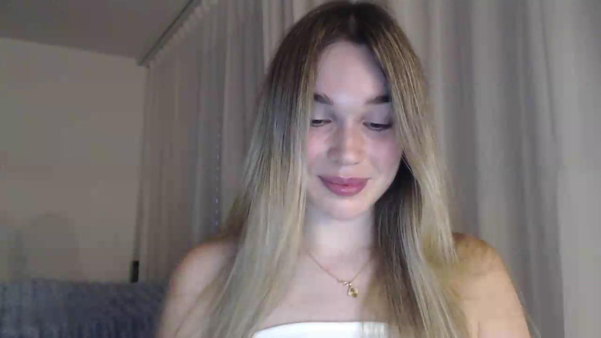 Gallery image thumbnail from Ooh_Cassie's myfreecams stream on, 07/20/2026, 19:35 image 7 of 20