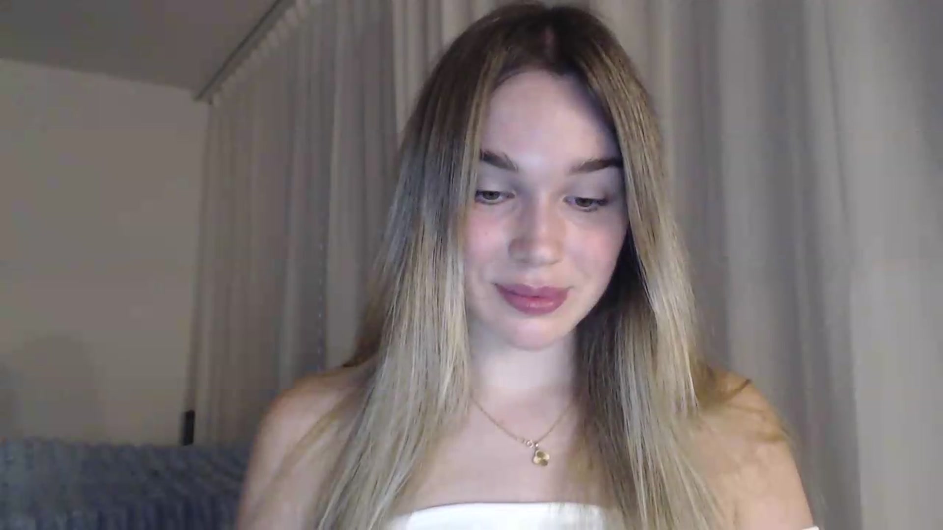 Gallery image thumbnail from Ooh_Cassie's myfreecams stream on, 07/20/2026, 19:35 image 10 of 20
