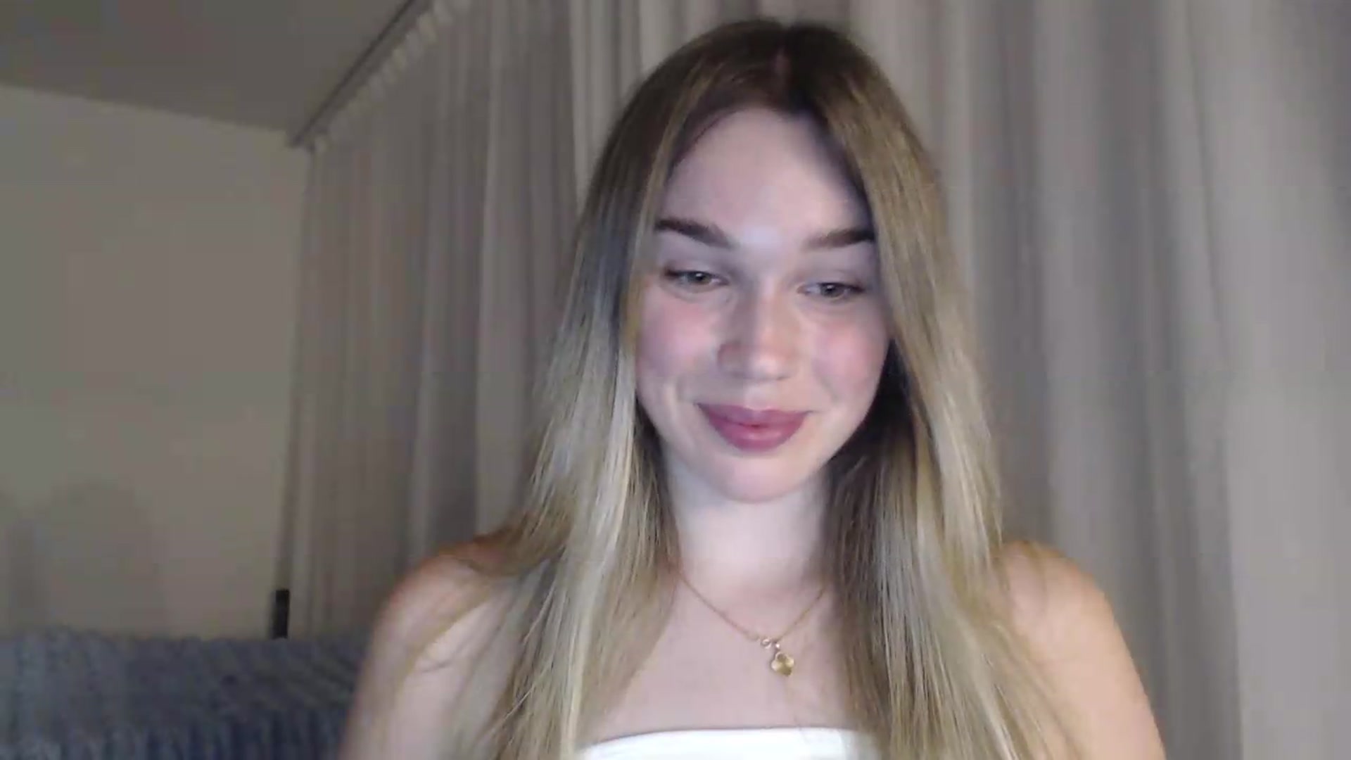 Gallery image thumbnail from Ooh_Cassie's myfreecams stream on, 07/20/2026, 19:35 image 16 of 20