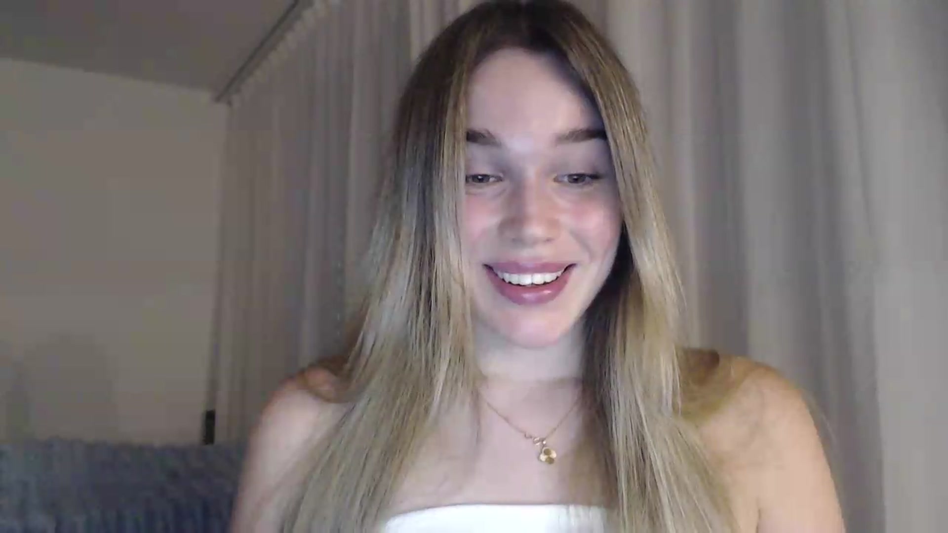 Gallery image thumbnail from Ooh_Cassie's myfreecams stream on, 07/20/2026, 19:35 image 9 of 20