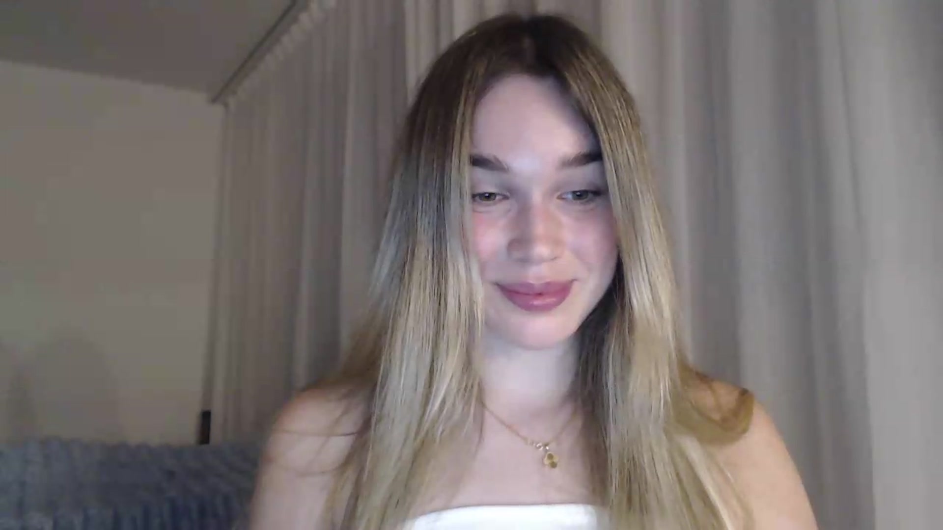 Gallery image thumbnail from Ooh_Cassie's myfreecams stream on, 07/20/2026, 19:35 image 18 of 20