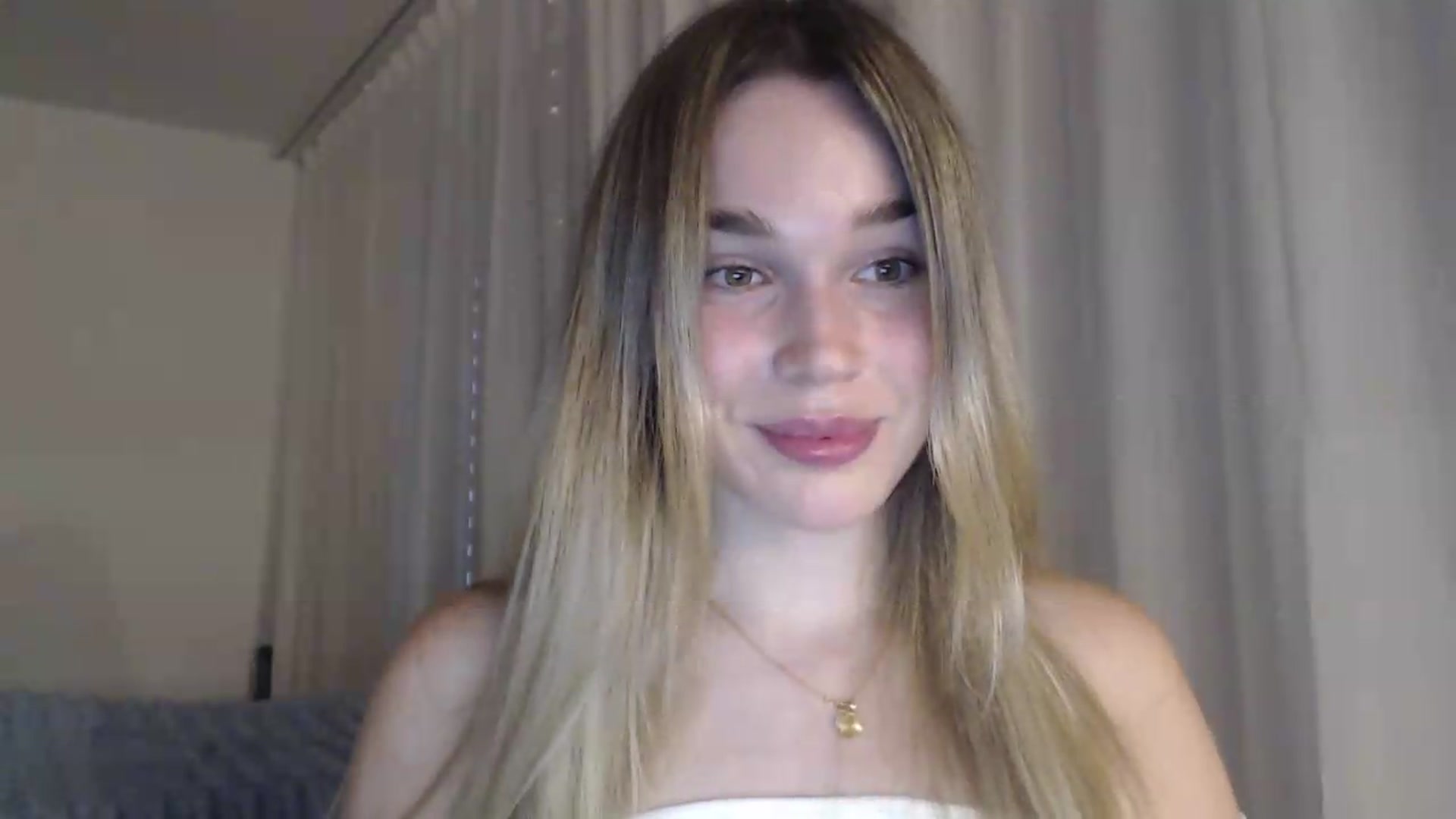 Gallery image thumbnail from Ooh_Cassie's myfreecams stream on, 07/20/2026, 19:35 image 3 of 20
