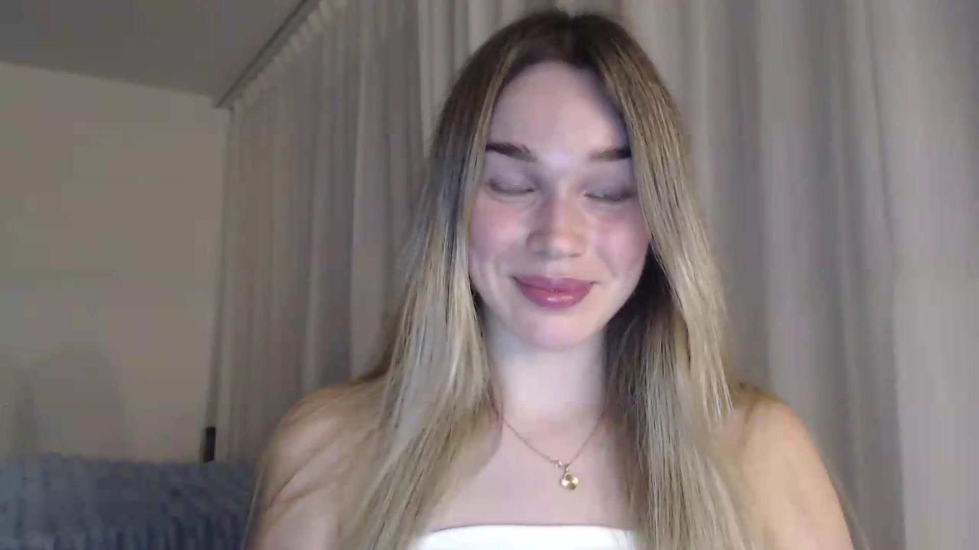 Gallery image thumbnail from Ooh_Cassie's myfreecams stream on, 07/20/2026, 19:35 image 13 of 20