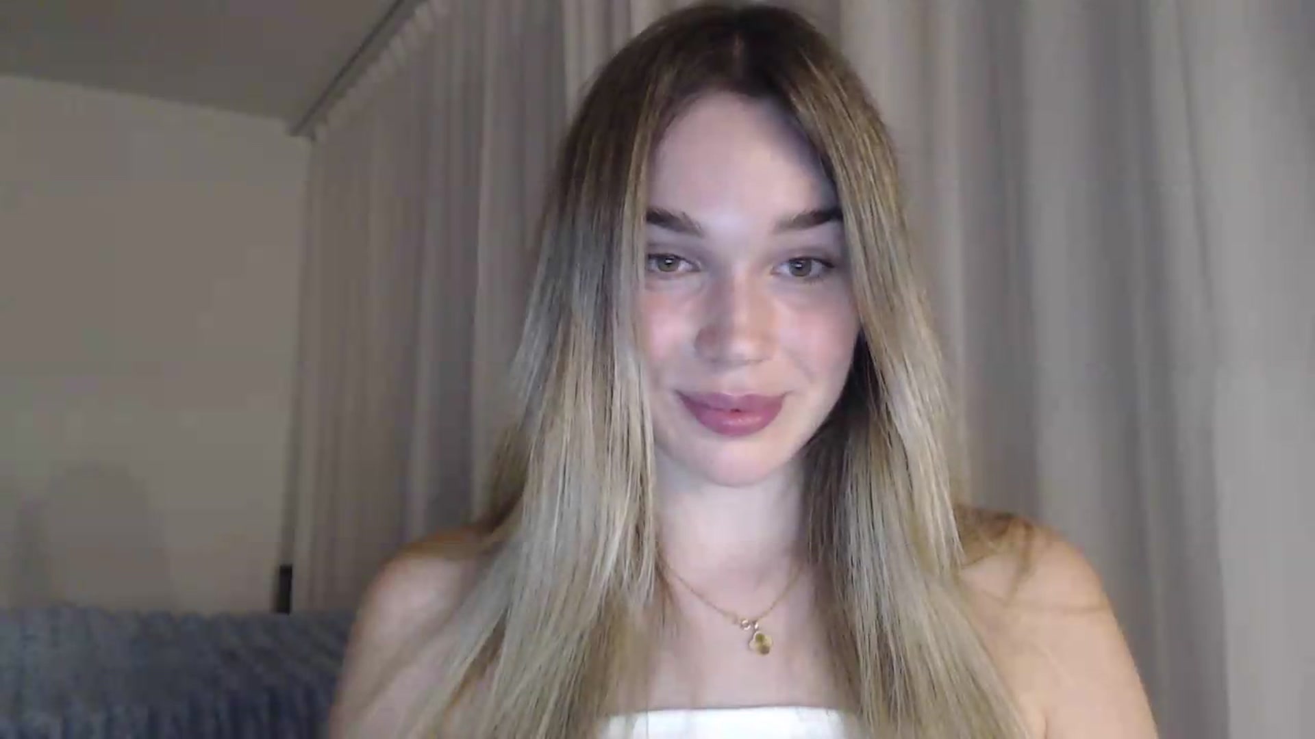 Gallery image thumbnail from Ooh_Cassie's myfreecams stream on, 07/20/2026, 19:35 image 14 of 20