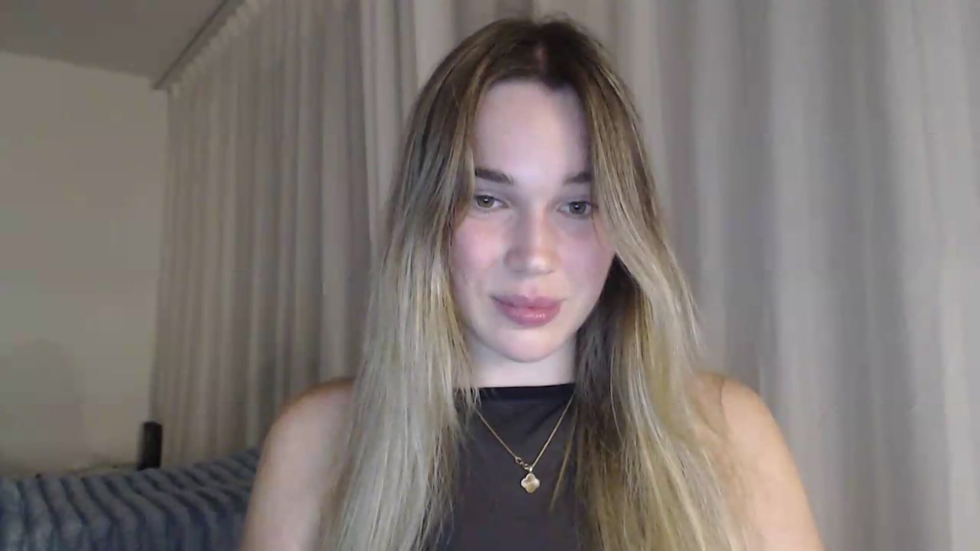 Gallery image thumbnail from Ooh_Cassie's myfreecams stream on, 07/23/2026, 21:11 image 4 of 20