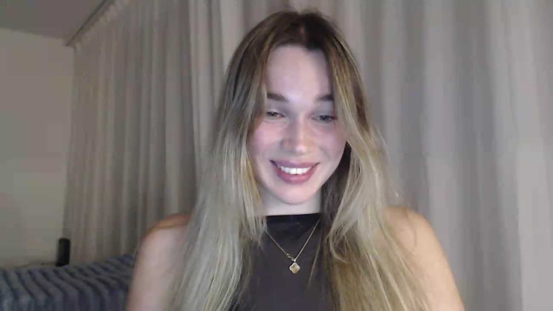 Gallery image thumbnail from Ooh_Cassie's myfreecams stream on, 07/23/2026, 21:11 image 6 of 20