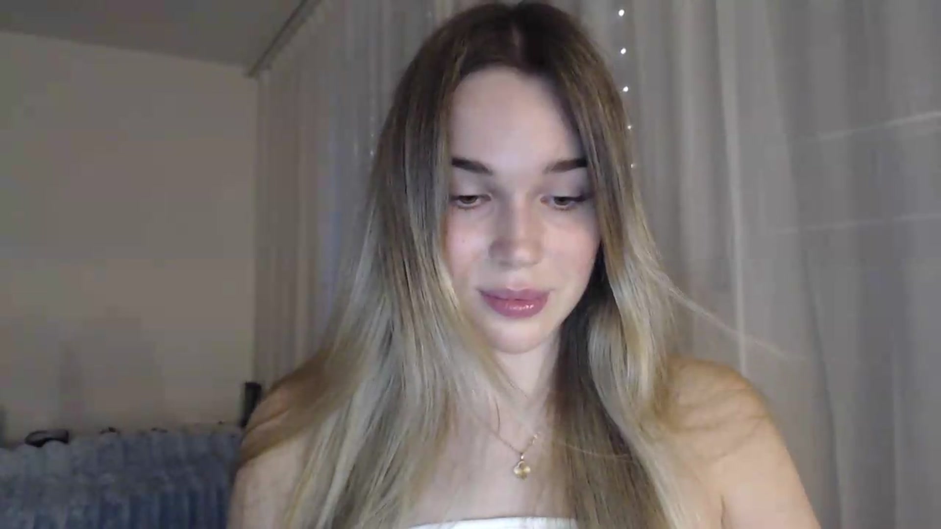 Gallery image thumbnail from Ooh_Cassie's myfreecams stream on, 07/28/2026, 18:36 image 9 of 20