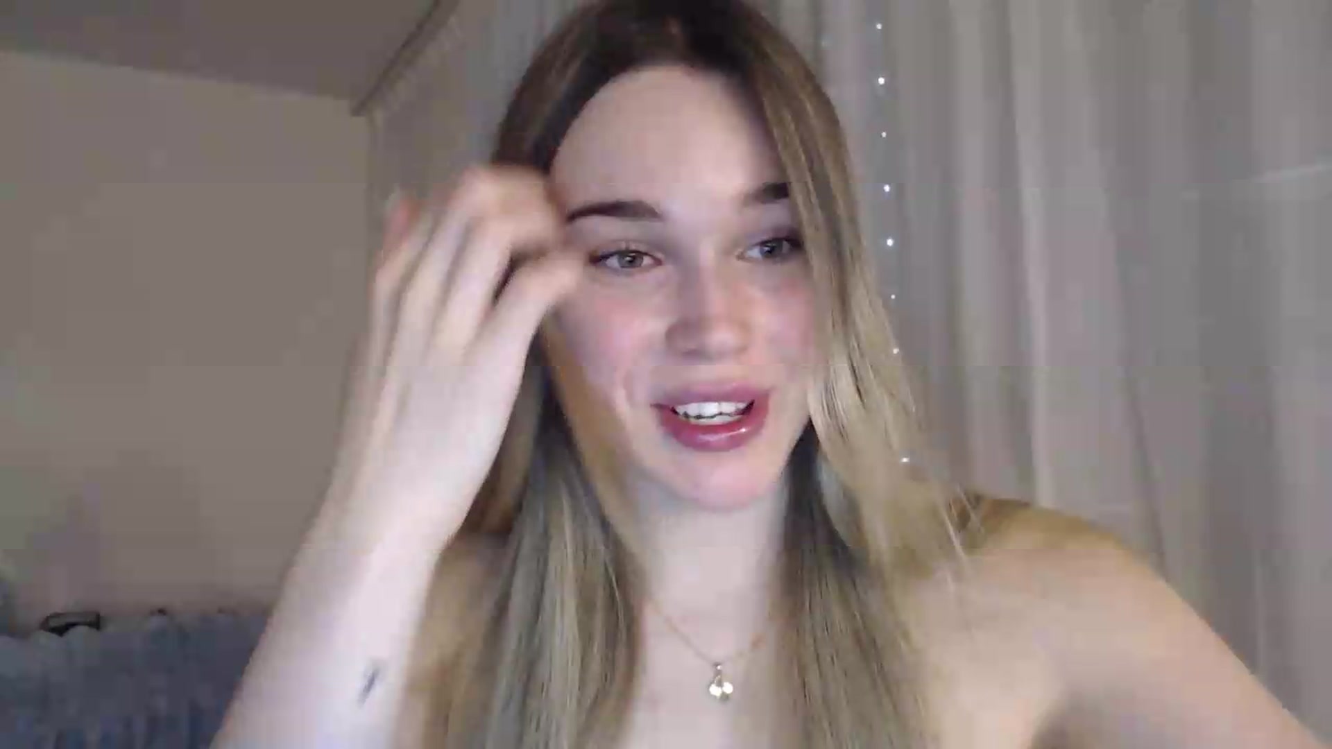 Gallery image thumbnail from Ooh_Cassie's myfreecams stream on, 07/28/2026, 18:36 image 4 of 20