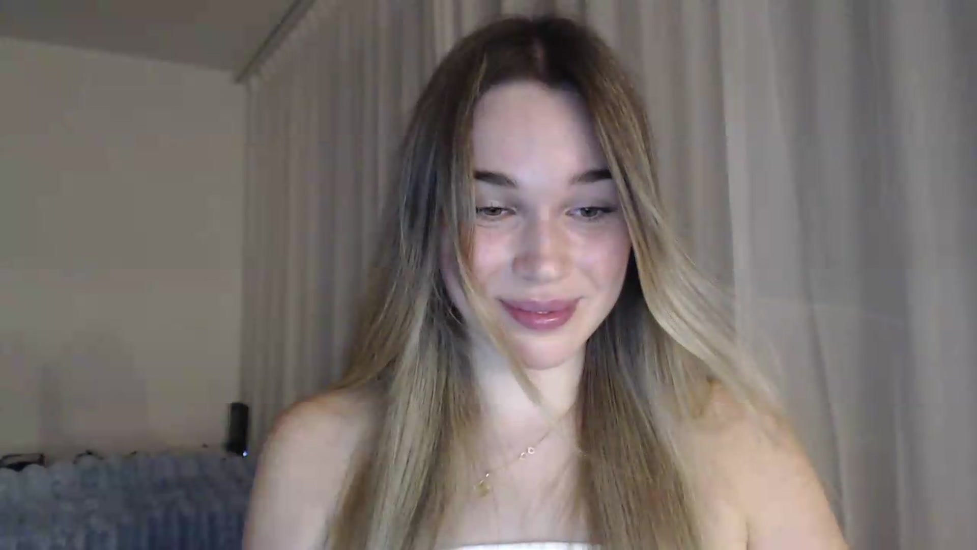 Gallery image thumbnail from Ooh_Cassie's myfreecams stream on, 07/28/2026, 20:00 image 9 of 20