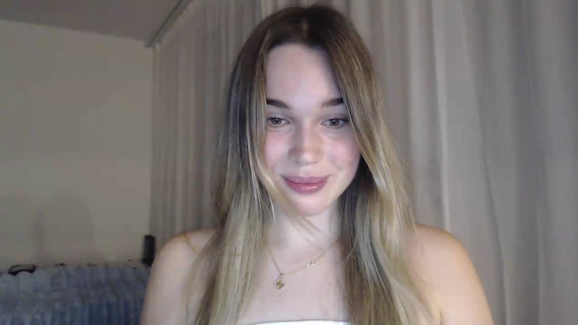 Gallery image thumbnail from Ooh_Cassie's myfreecams stream on, 07/28/2026, 20:00 image 15 of 20