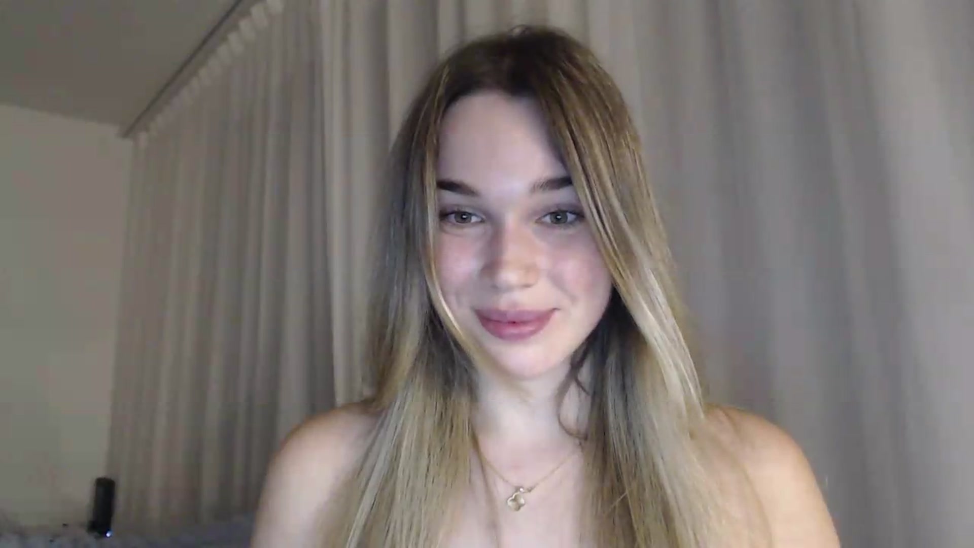 Gallery image thumbnail from Ooh_Cassie's myfreecams stream on, 07/28/2026, 20:22 image 4 of 20