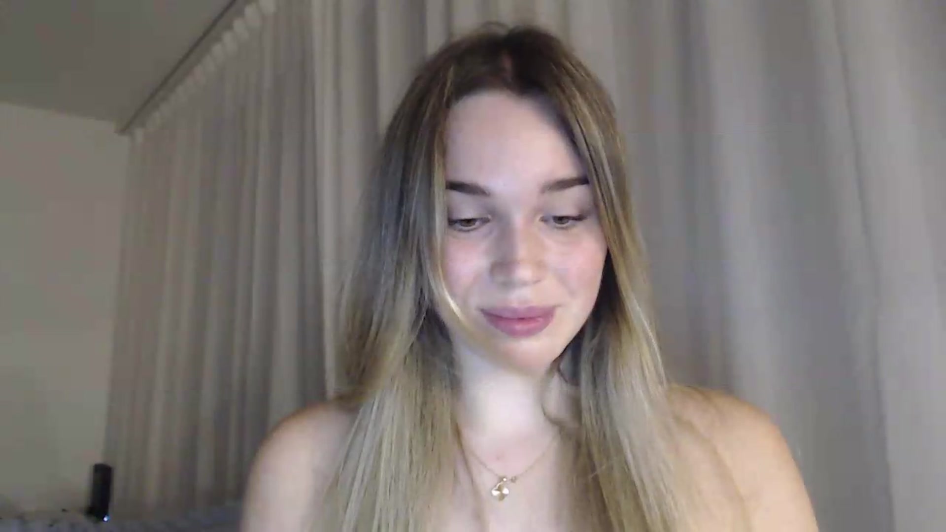 Gallery image thumbnail from Ooh_Cassie's myfreecams stream on, 07/28/2026, 20:22 image 5 of 20