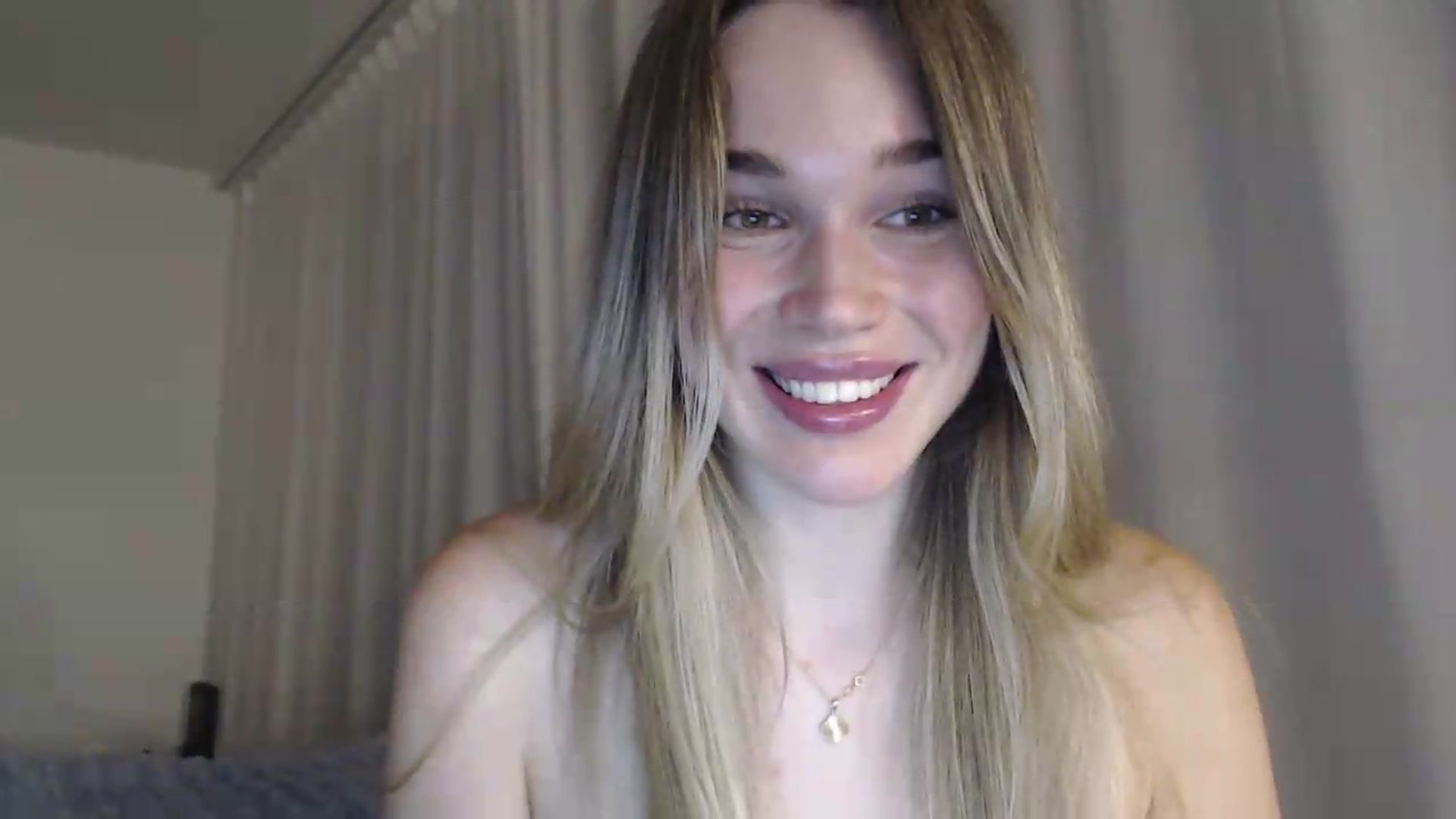 Gallery image thumbnail from Ooh_Cassie's myfreecams stream on, 07/28/2026, 21:27 image 7 of 20