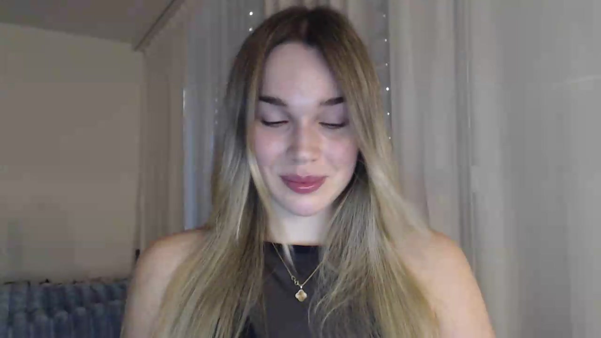 Gallery image thumbnail from Ooh_Cassie's myfreecams stream on, 07/29/2026, 18:19 image 4 of 20