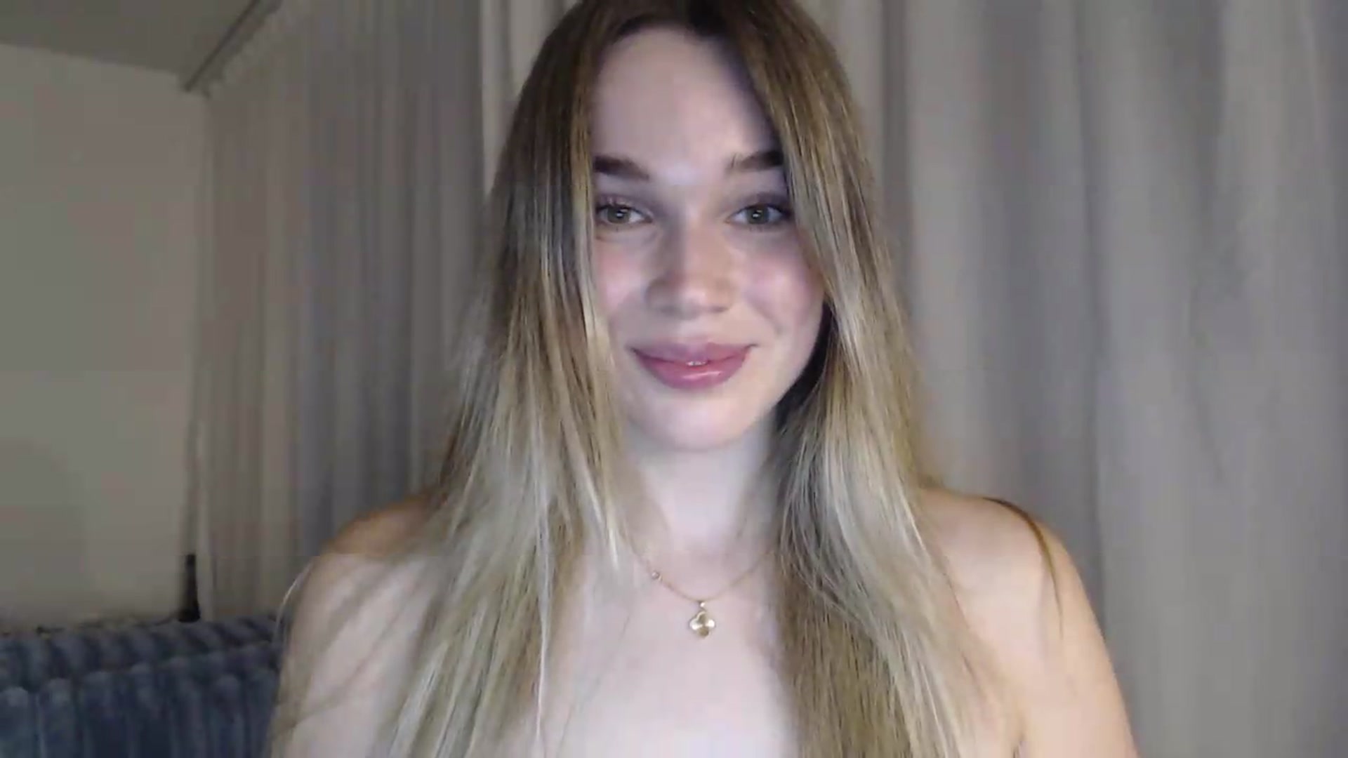 Gallery image thumbnail from Ooh_Cassie's myfreecams stream on, 07/29/2026, 20:38 image 4 of 20