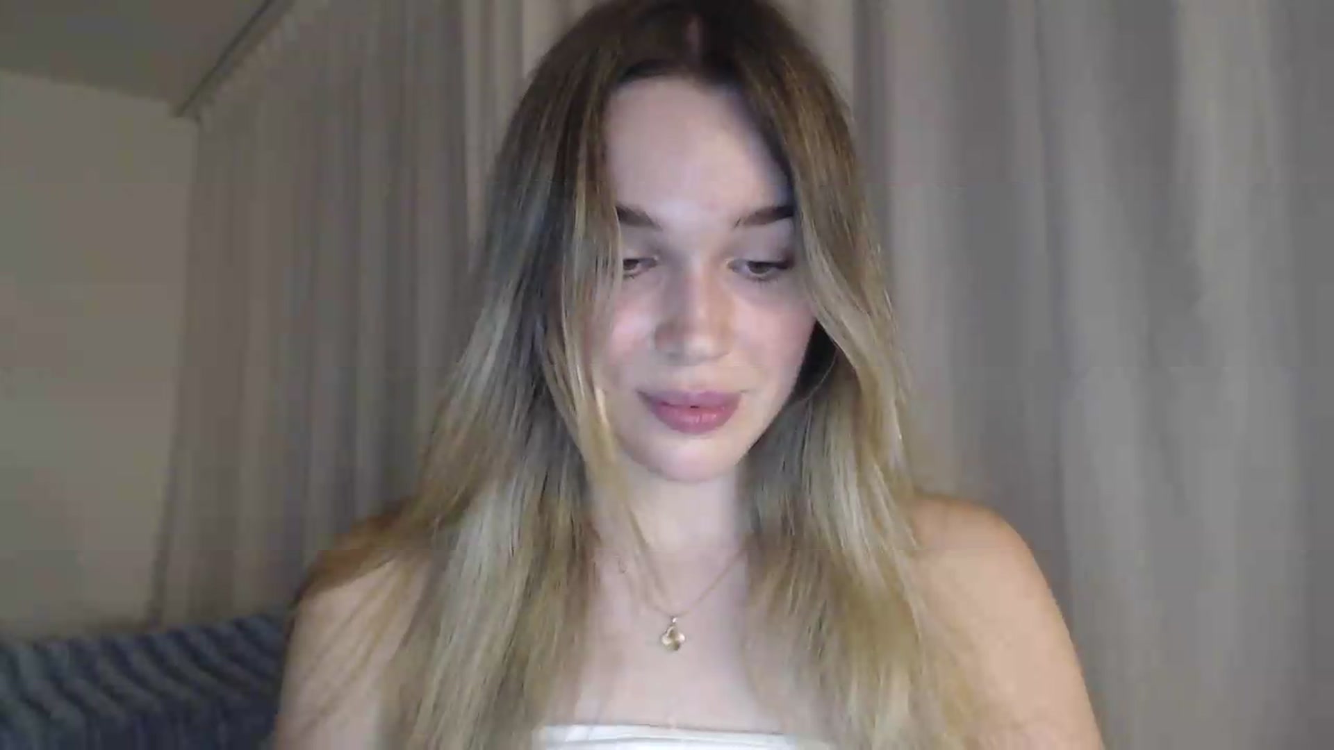 Gallery image thumbnail from Ooh_Cassie's myfreecams stream on, 07/30/2026, 20:17 image 6 of 20