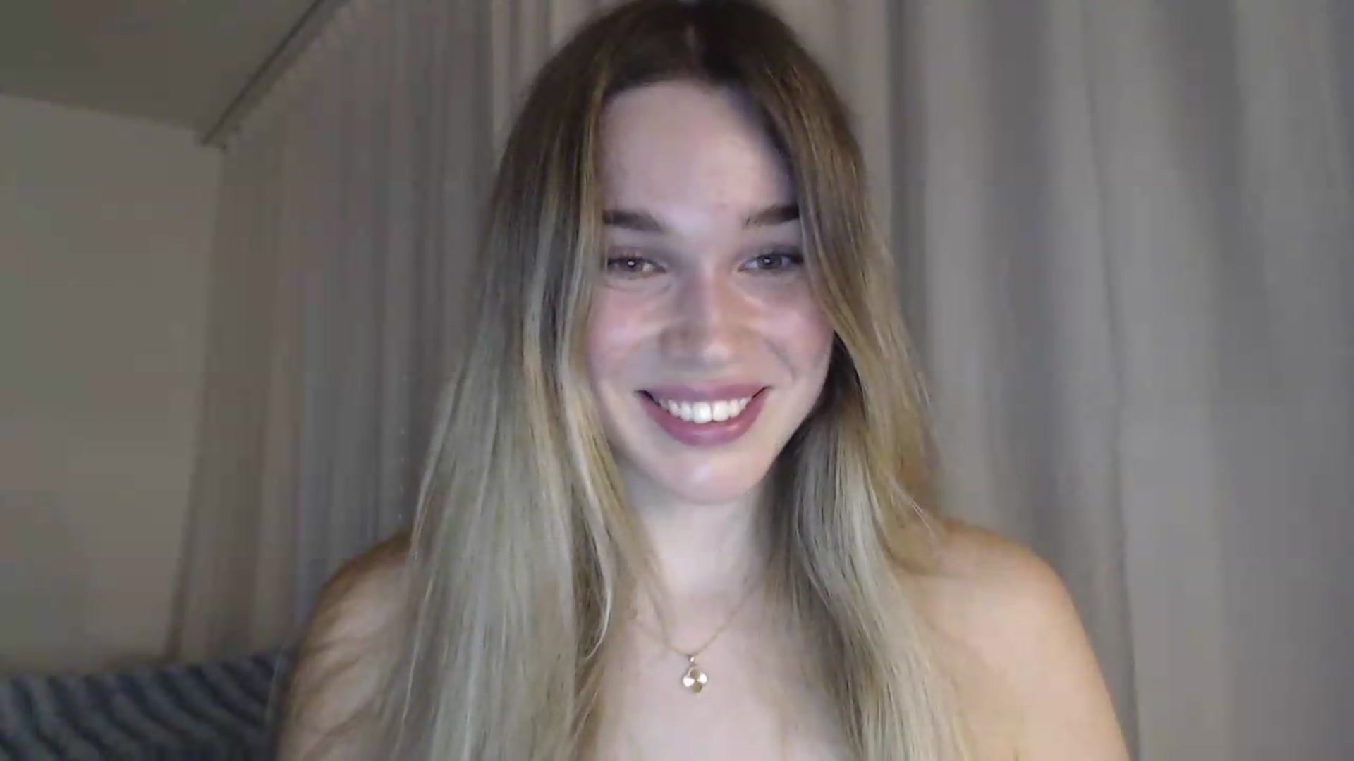 Gallery image thumbnail from Ooh_Cassie's myfreecams stream on, 07/30/2026, 20:17 image 2 of 20