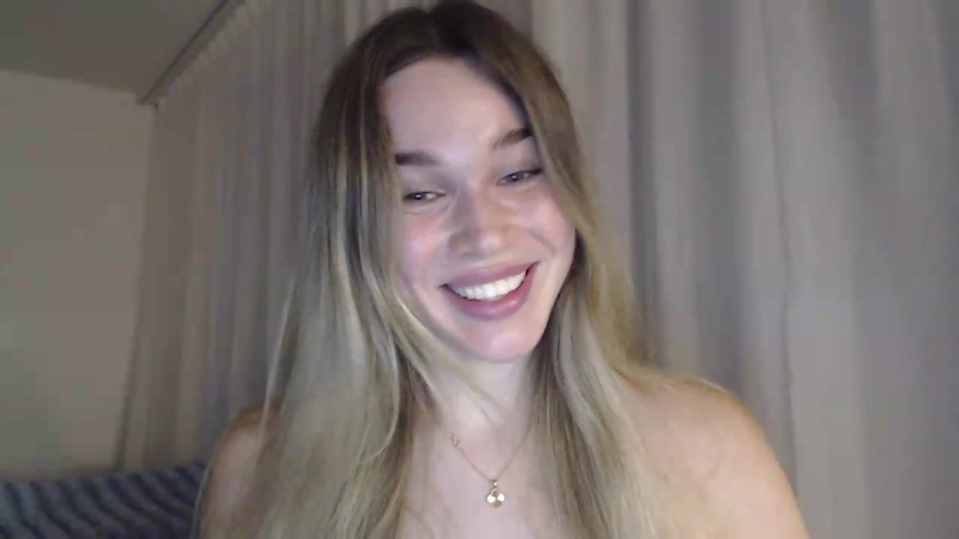 Gallery image thumbnail from Ooh_Cassie's myfreecams stream on, 07/30/2026, 20:17 image 4 of 20