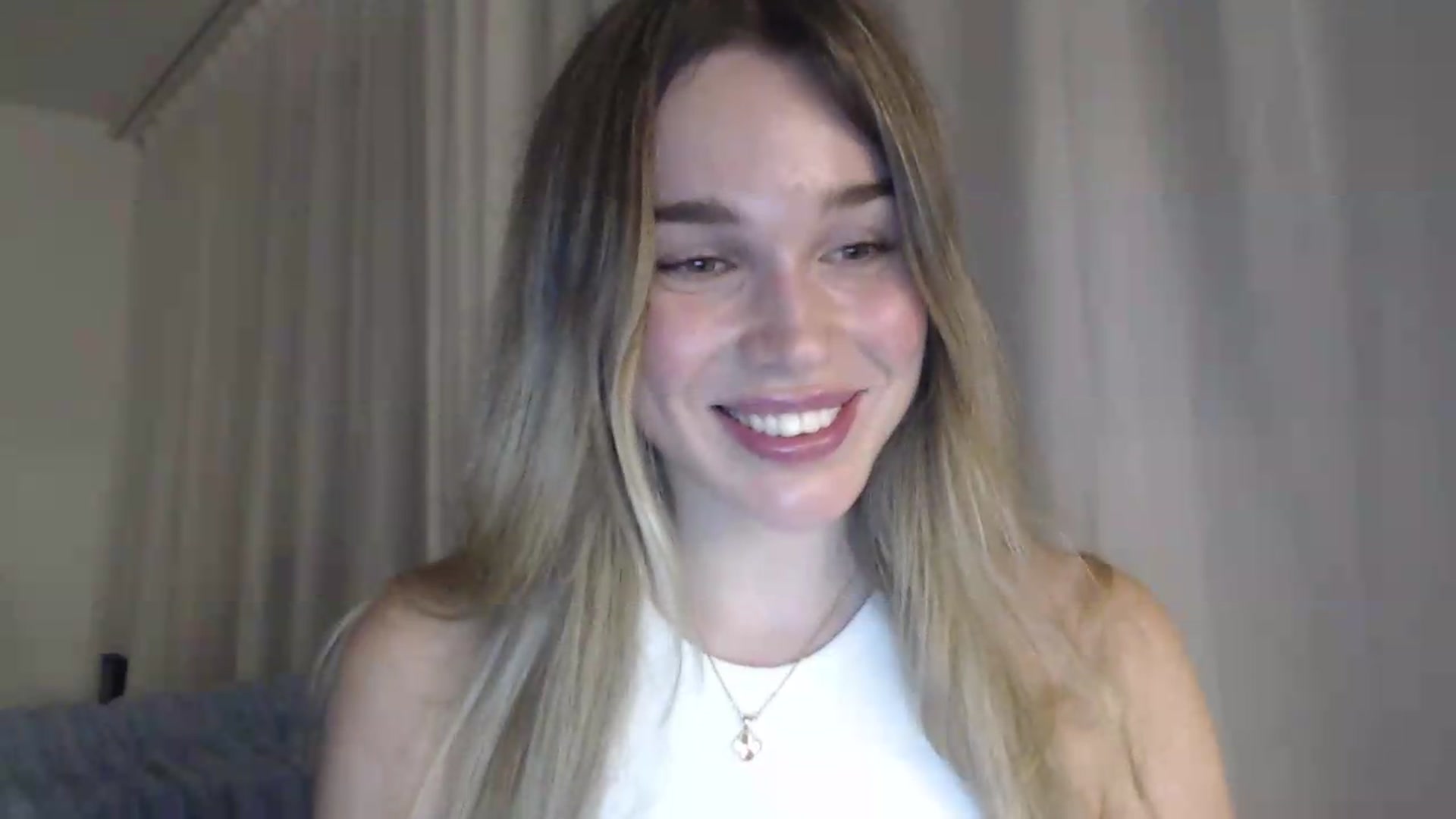 Gallery image thumbnail from Ooh_Cassie's myfreecams stream on, 07/31/2026, 22:00 image 7 of 20