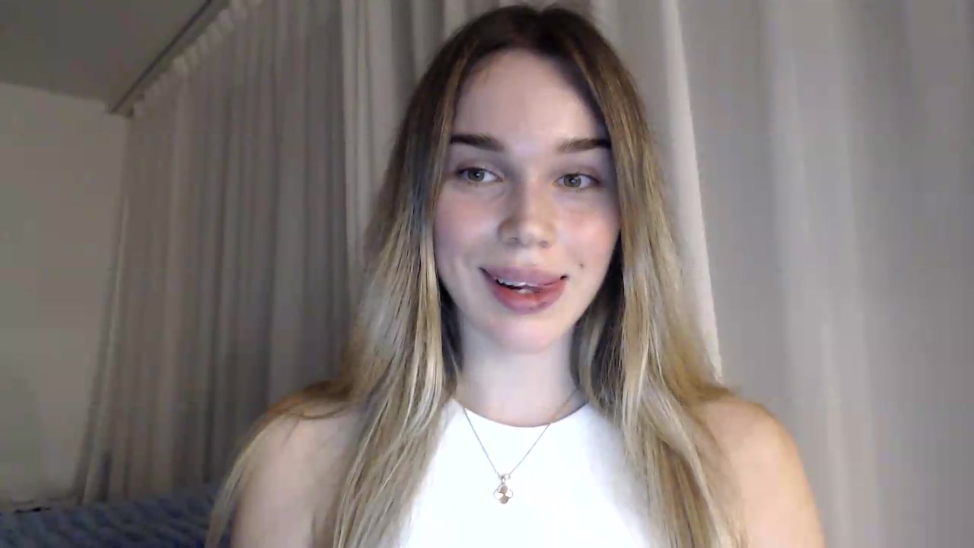 Gallery image thumbnail from Ooh_Cassie's myfreecams stream on, 09/09/2026, 18:51 image 17 of 20