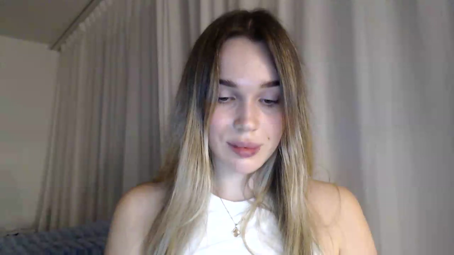 Gallery image thumbnail from Ooh_Cassie's myfreecams stream on, 09/09/2026, 20:43 image 18 of 20