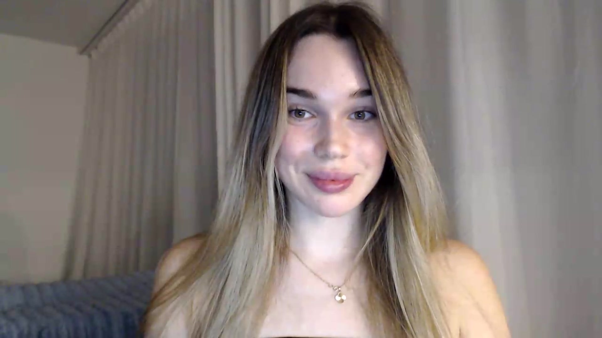 Gallery image thumbnail from Ooh_Cassie's myfreecams stream on, 09/12/2026, 19:48 image 19 of 20