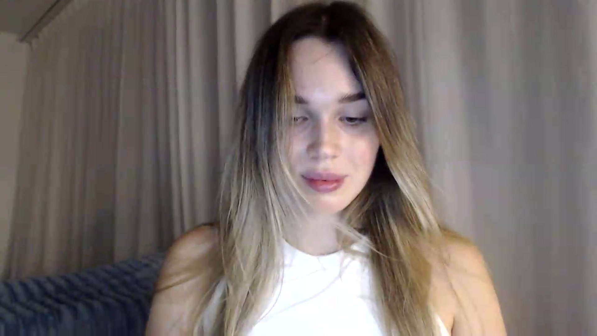 Gallery image thumbnail from Ooh_Cassie's myfreecams stream on, 09/14/2026, 20:01 image 18 of 20