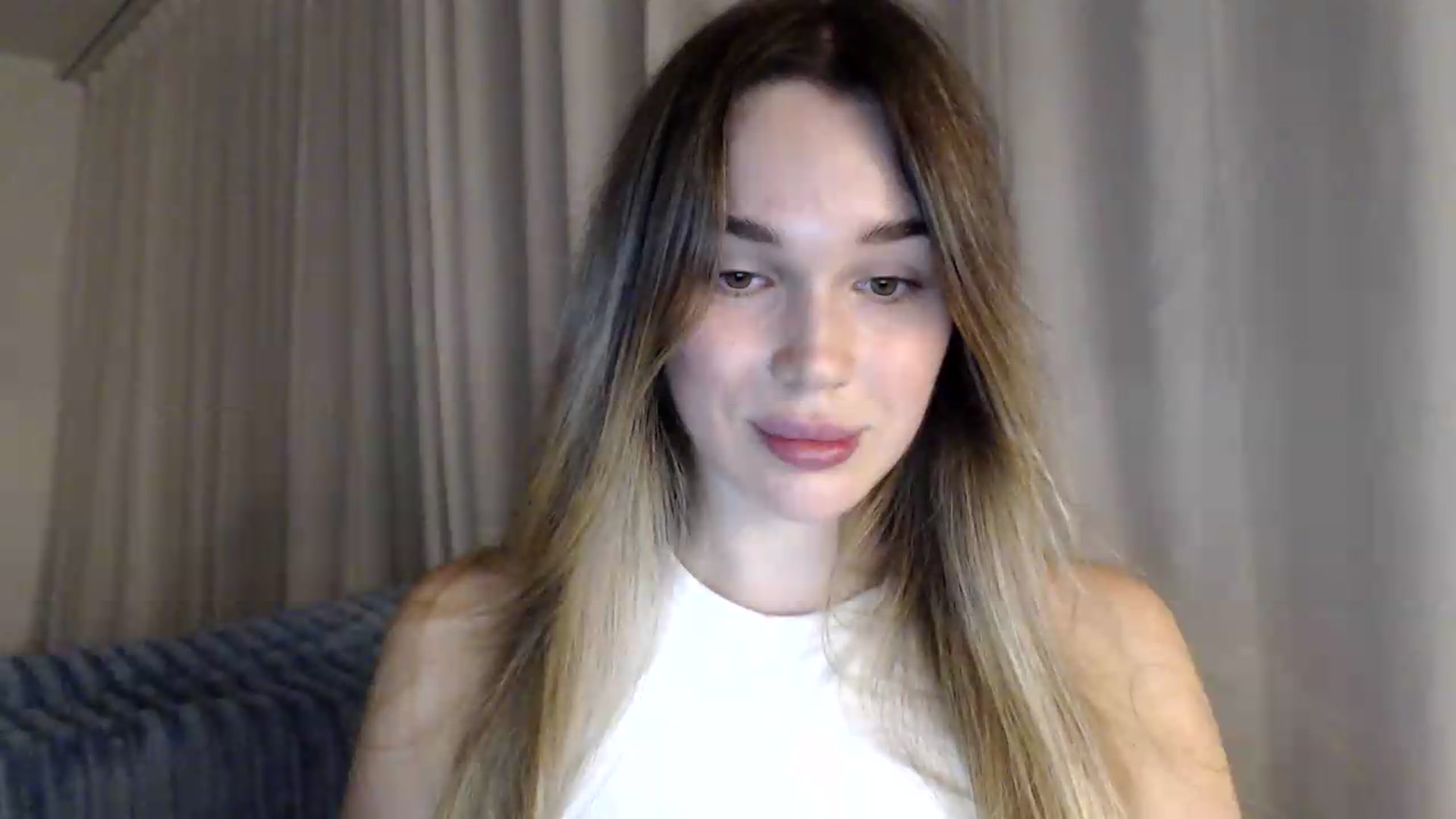 Gallery image thumbnail from Ooh_Cassie's myfreecams stream on, 09/14/2026, 20:01 image 14 of 20